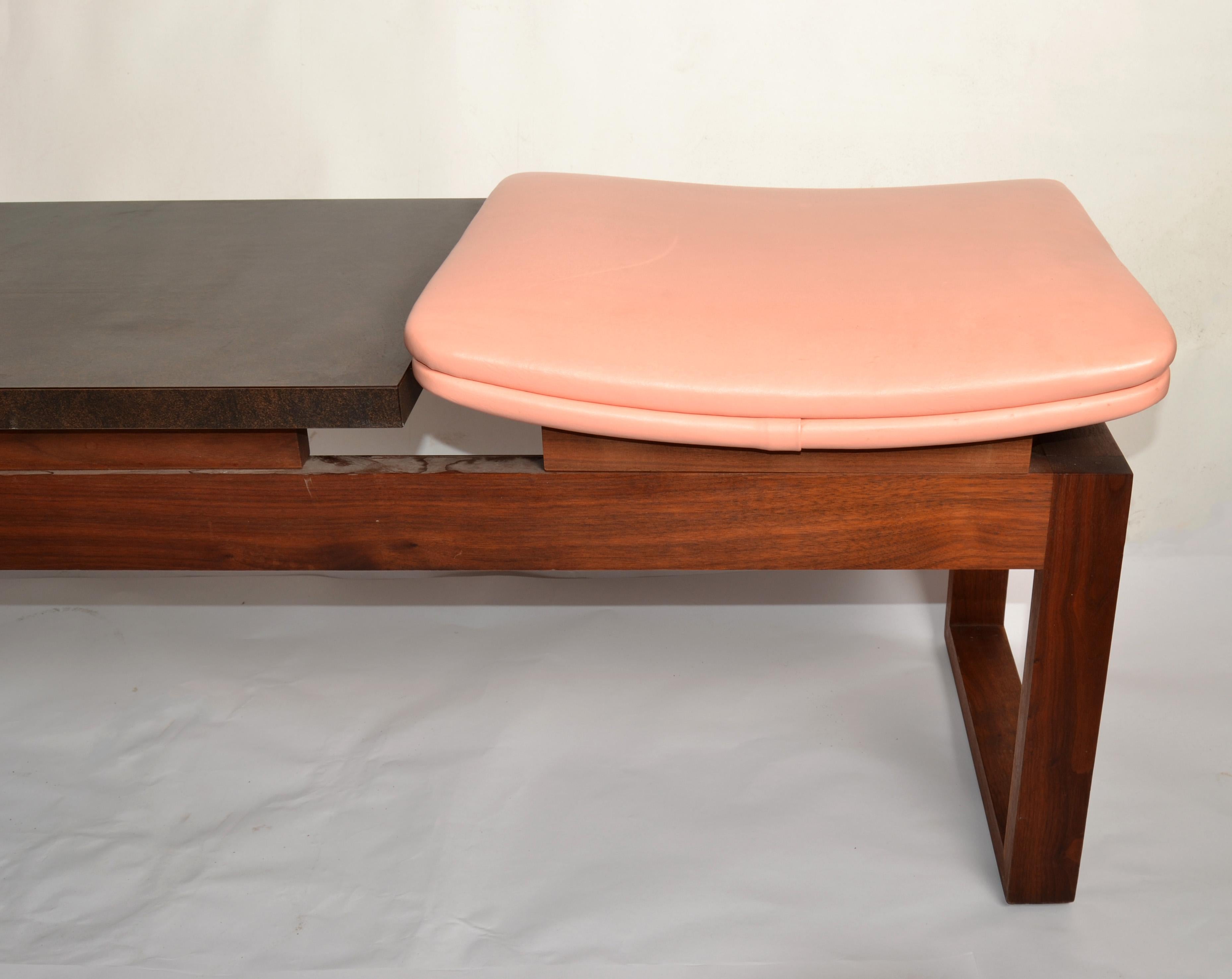 Banco y mesa de madera maciza de dos plazas de imitación de cuero de los años 80 Moderno de mediados de siglo en venta 4