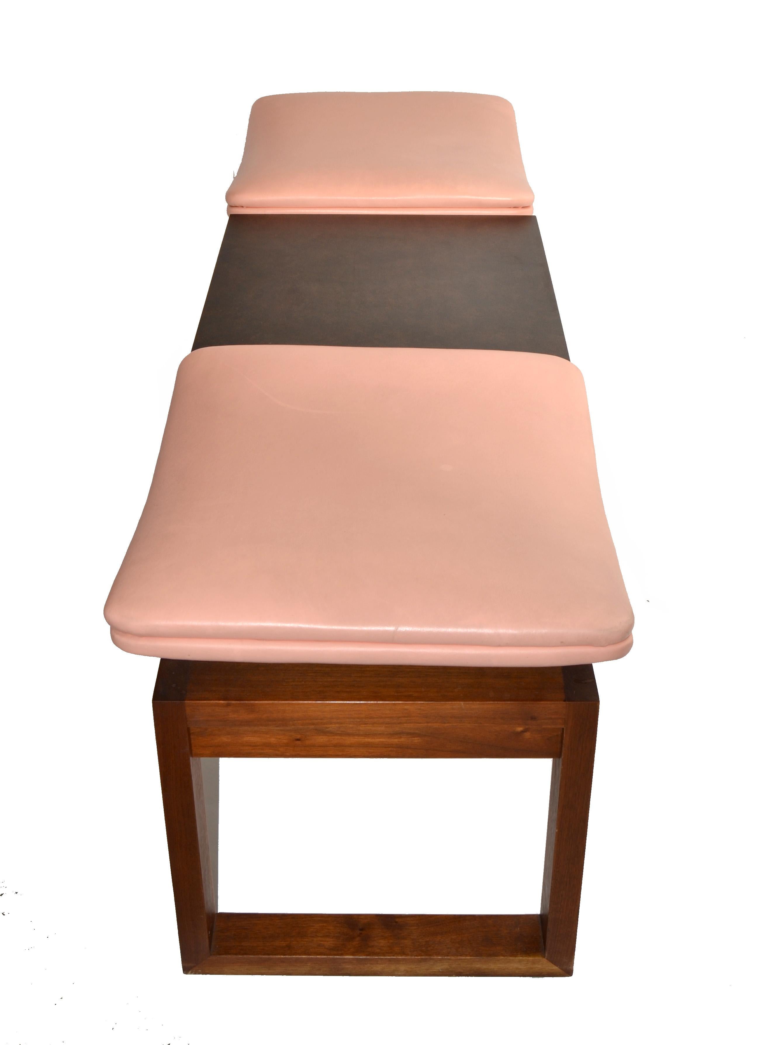 Banco y mesa de madera maciza de dos plazas de imitación de cuero de los años 80 Moderno de mediados de siglo siglo XX en venta