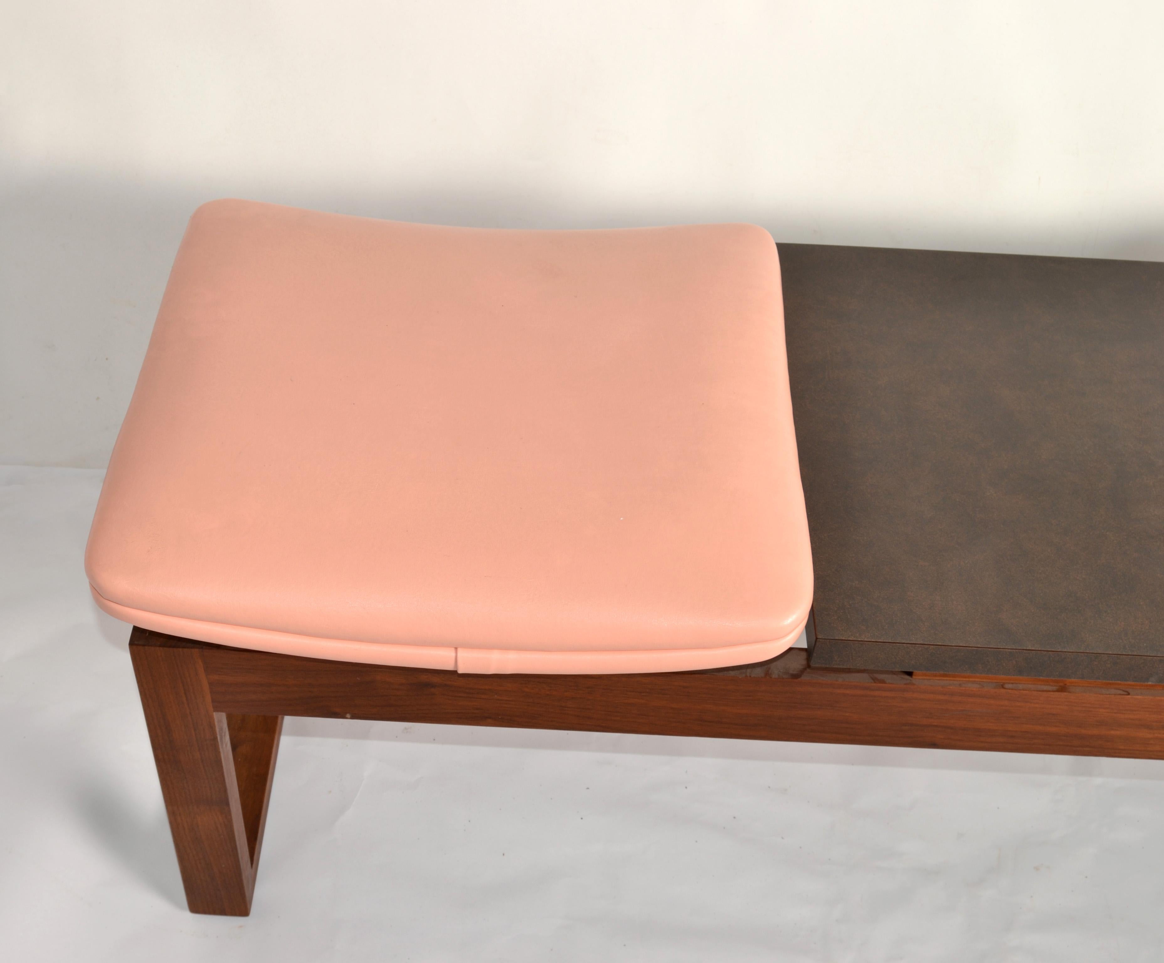 Banco y mesa de madera maciza de dos plazas de imitación de cuero de los años 80 Moderno de mediados de siglo en venta 1