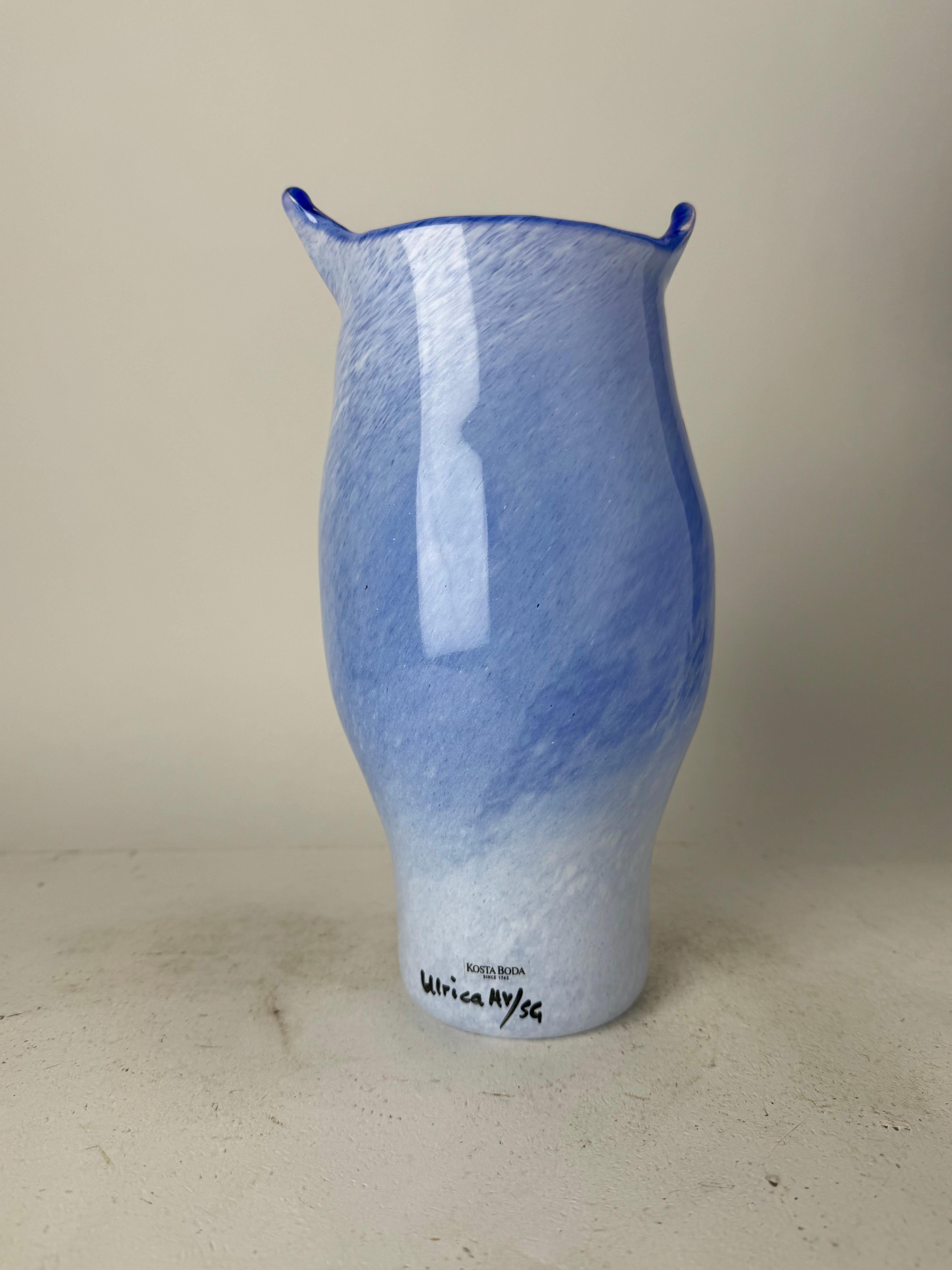 Swedish 1980s Ulrica Hydman-Vallien for Kosta Boda Open Minds Art Glass Vase For Sale