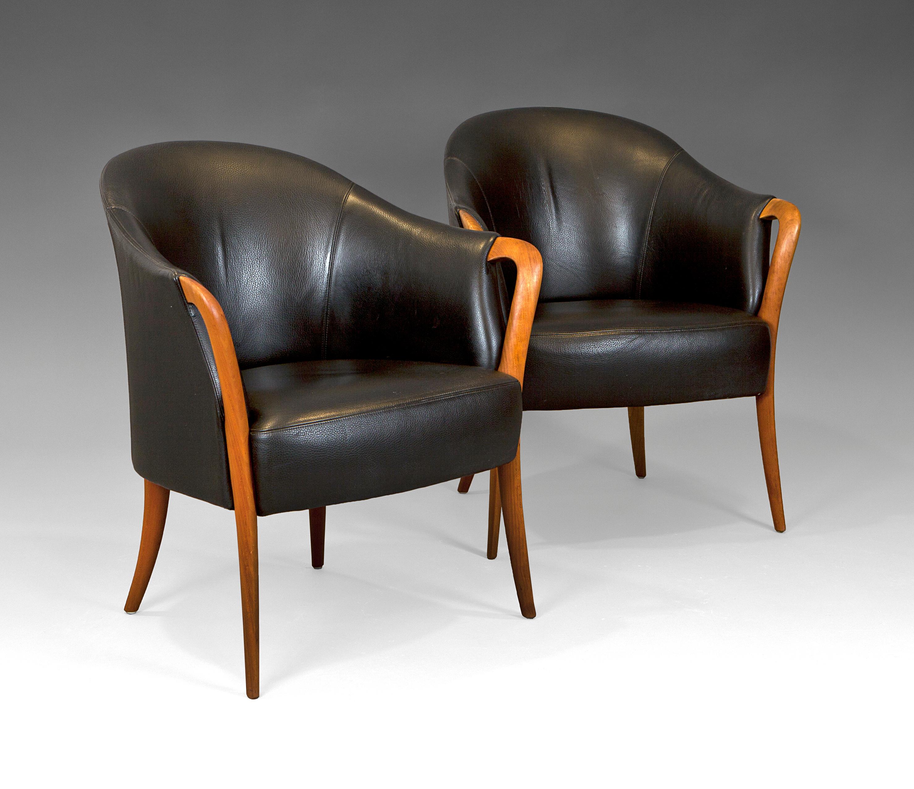 1980's Armchairs in Walnut and Leather in style of Umberto Asnago ''Progetti' In Excellent Condition In Madrid, ES