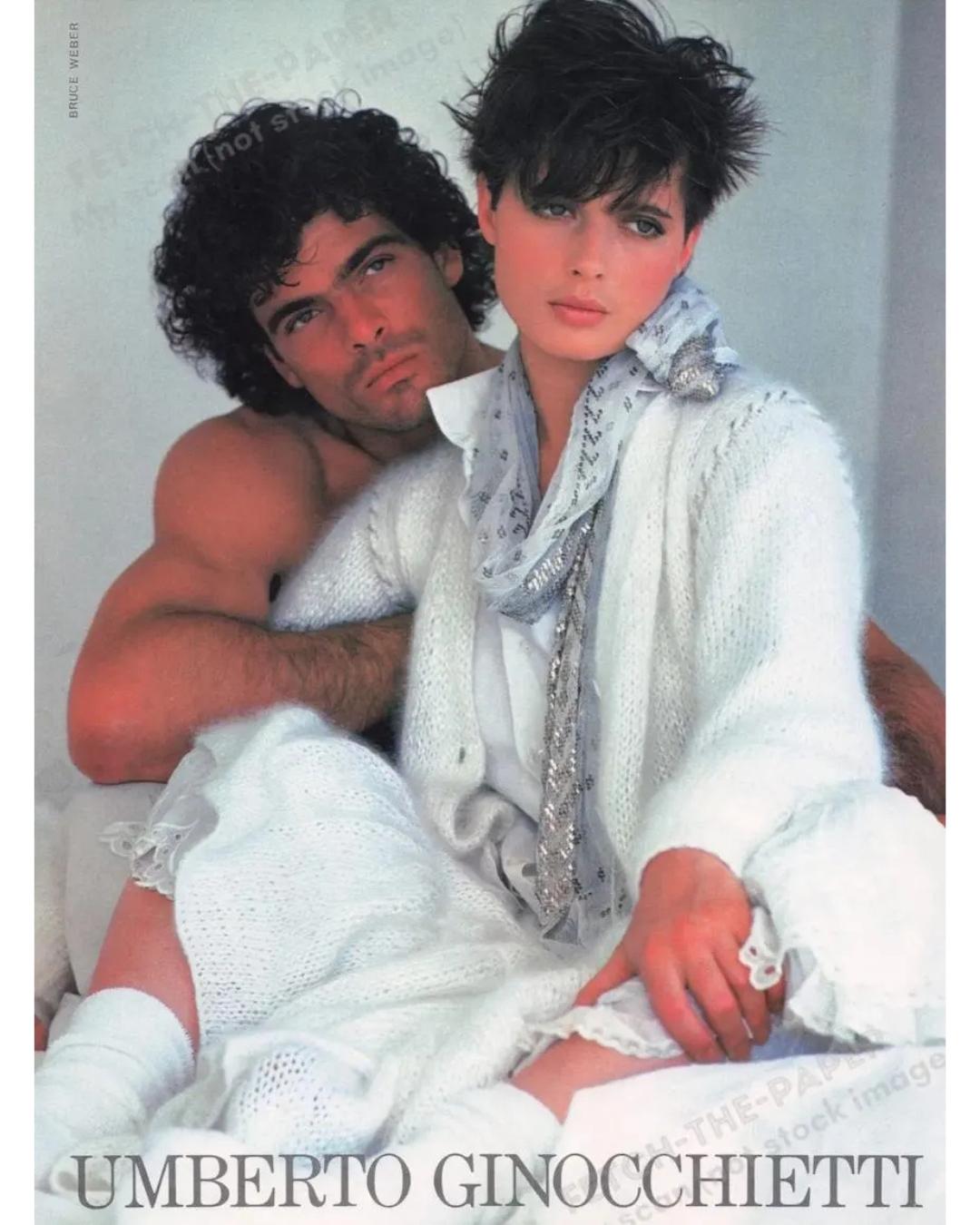 1980er Umberto Ginocchietti Angoramischung Strickjacke mit Papageienapplikation im Angebot 2