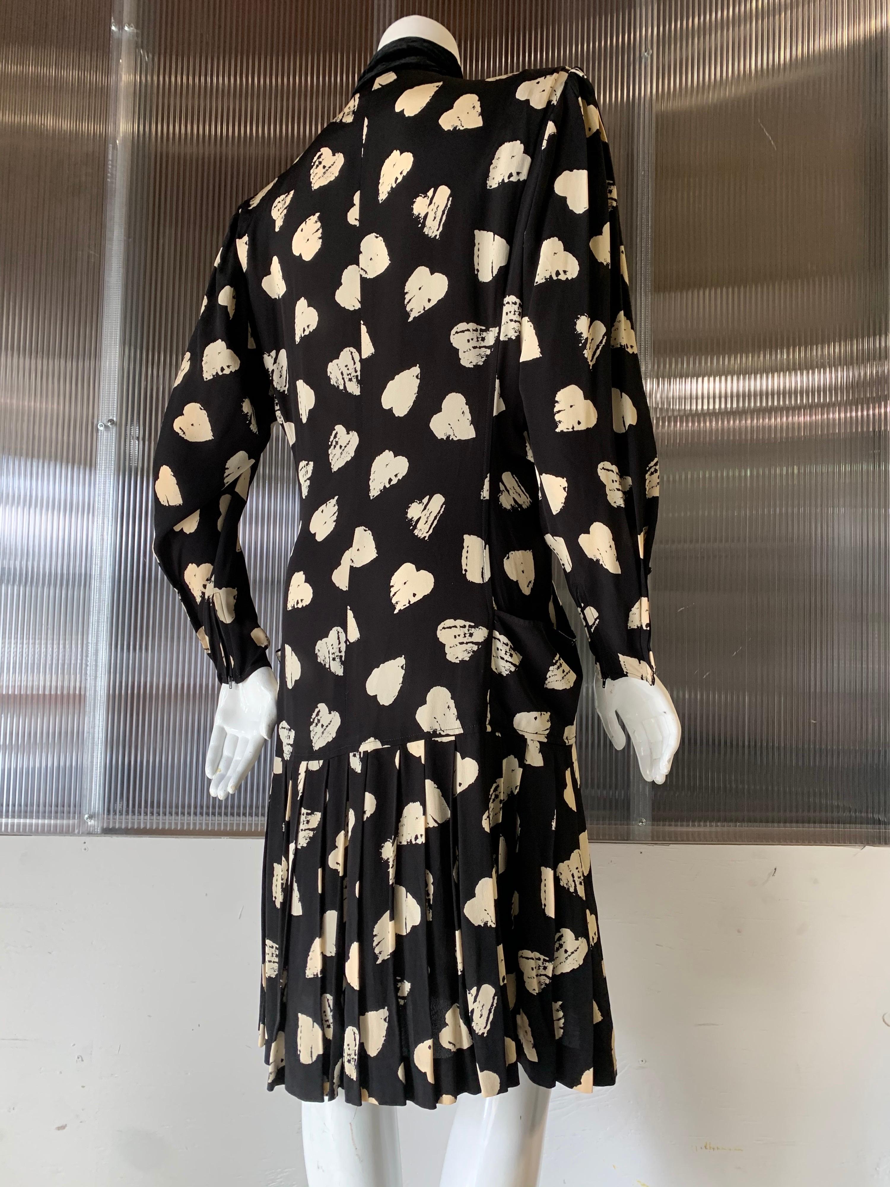 1980s Ungaro Black & Cream Rayon Drop Waist Dress W/ Velvet Collar & Heart Print For Sale 4