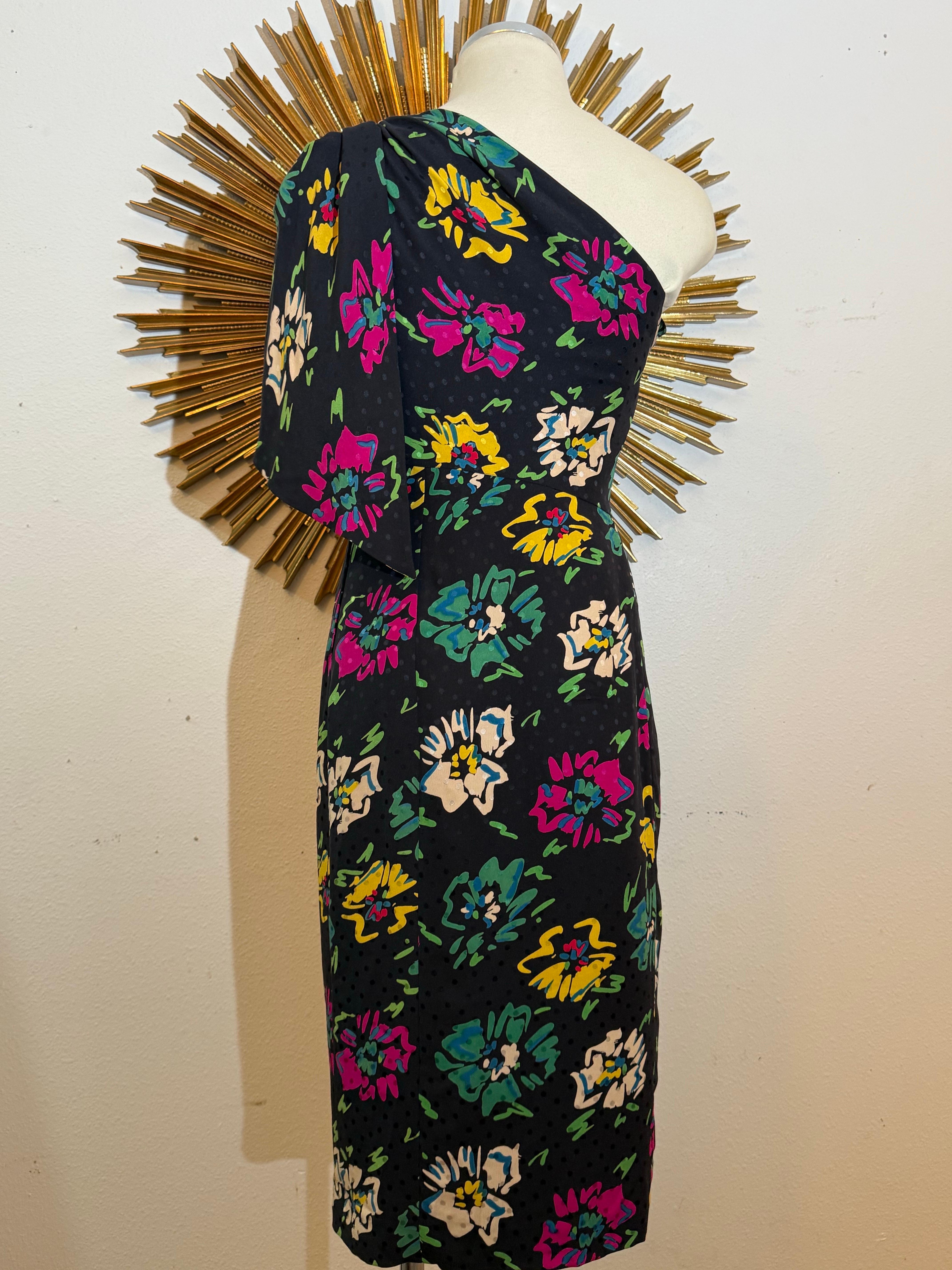 1980er Ungaro Seide Blumendruck Krepp trägerloses Cocktailkleid mit angehängtem Foulard im Angebot 5