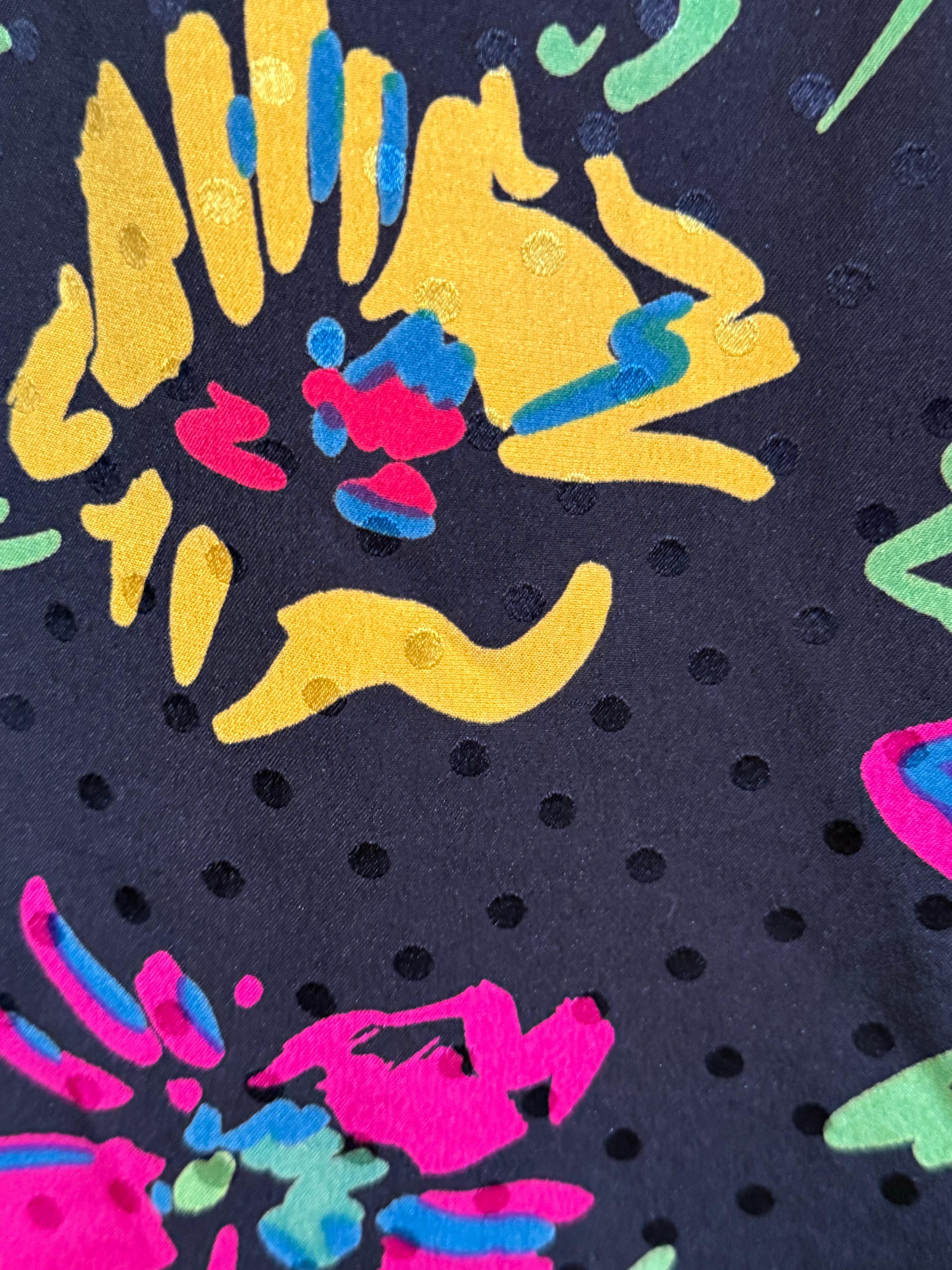 1980er Ungaro Seide Blumendruck Krepp trägerloses Cocktailkleid mit angehängtem Foulard im Angebot 7