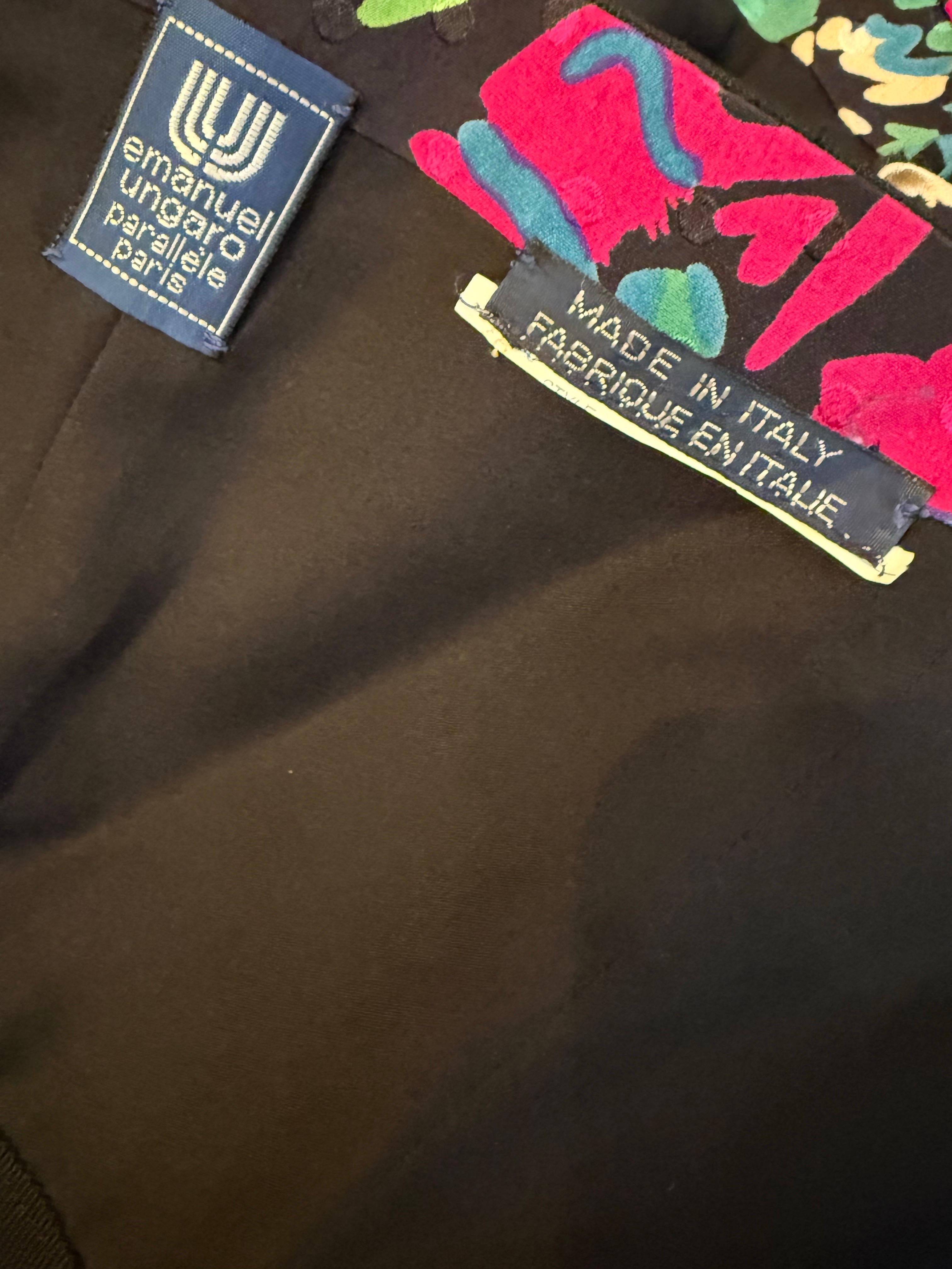 1980er Ungaro Seide Blumendruck Krepp trägerloses Cocktailkleid mit angehängtem Foulard im Angebot 15