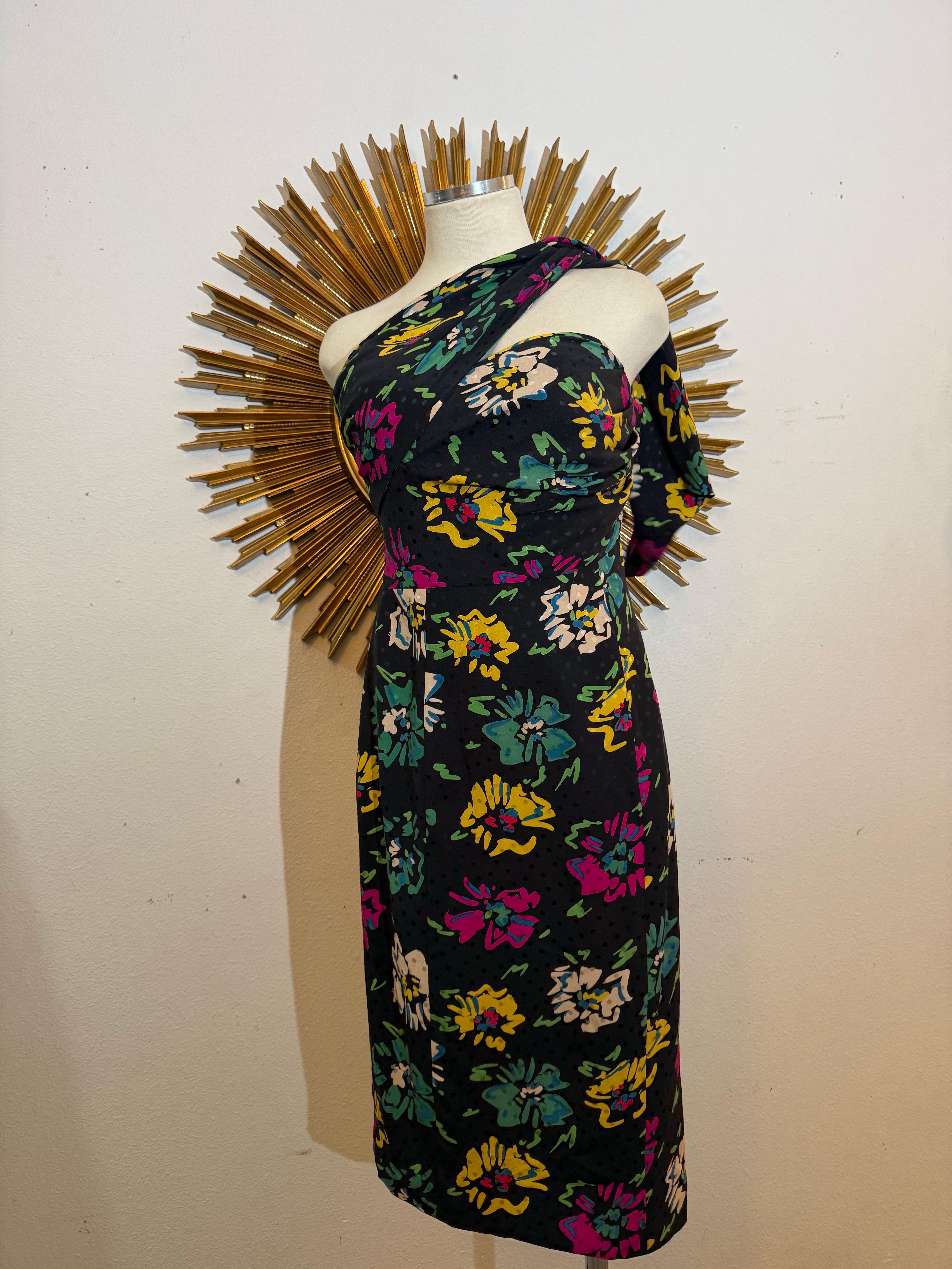 1980er Ungaro Seide Blumendruck Krepp trägerloses Cocktailkleid mit angehängtem Foulard im Zustand „Hervorragend“ im Angebot in Gresham, OR