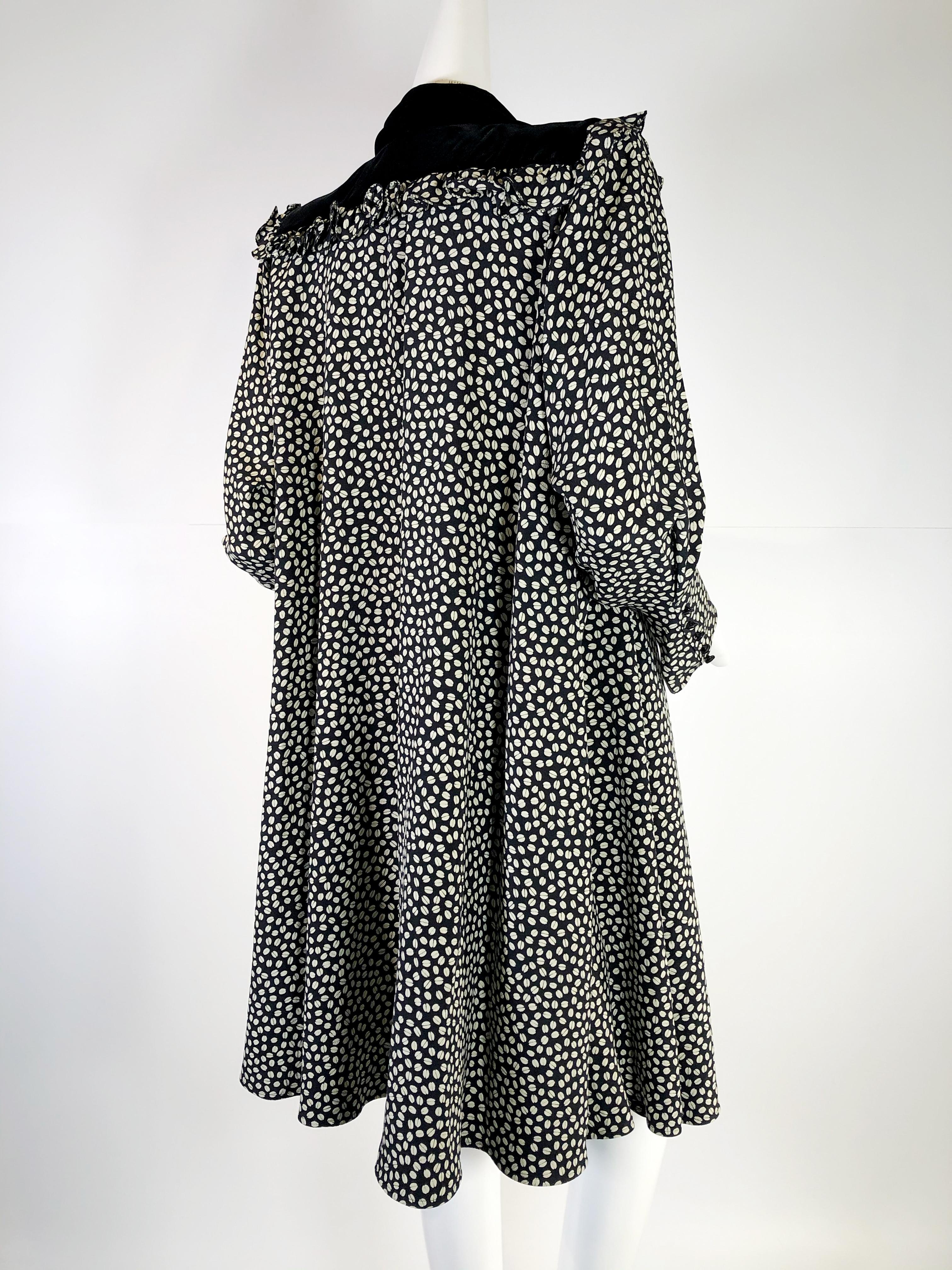 1980s Ungaro Velvet Yolked Crepe Print Black and White Smock Dress In Excellent Condition For Sale In Gresham, OR