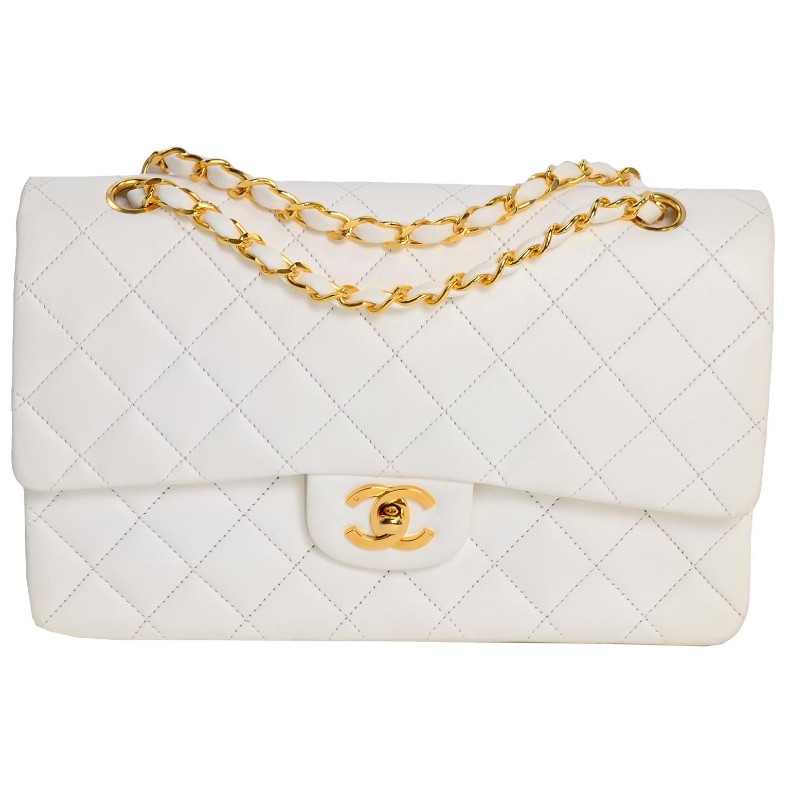 1980s Unused Vintage but New Chanel White Quilted Flap Bag w/ Original Dust Bag In New Condition In Portland, OR