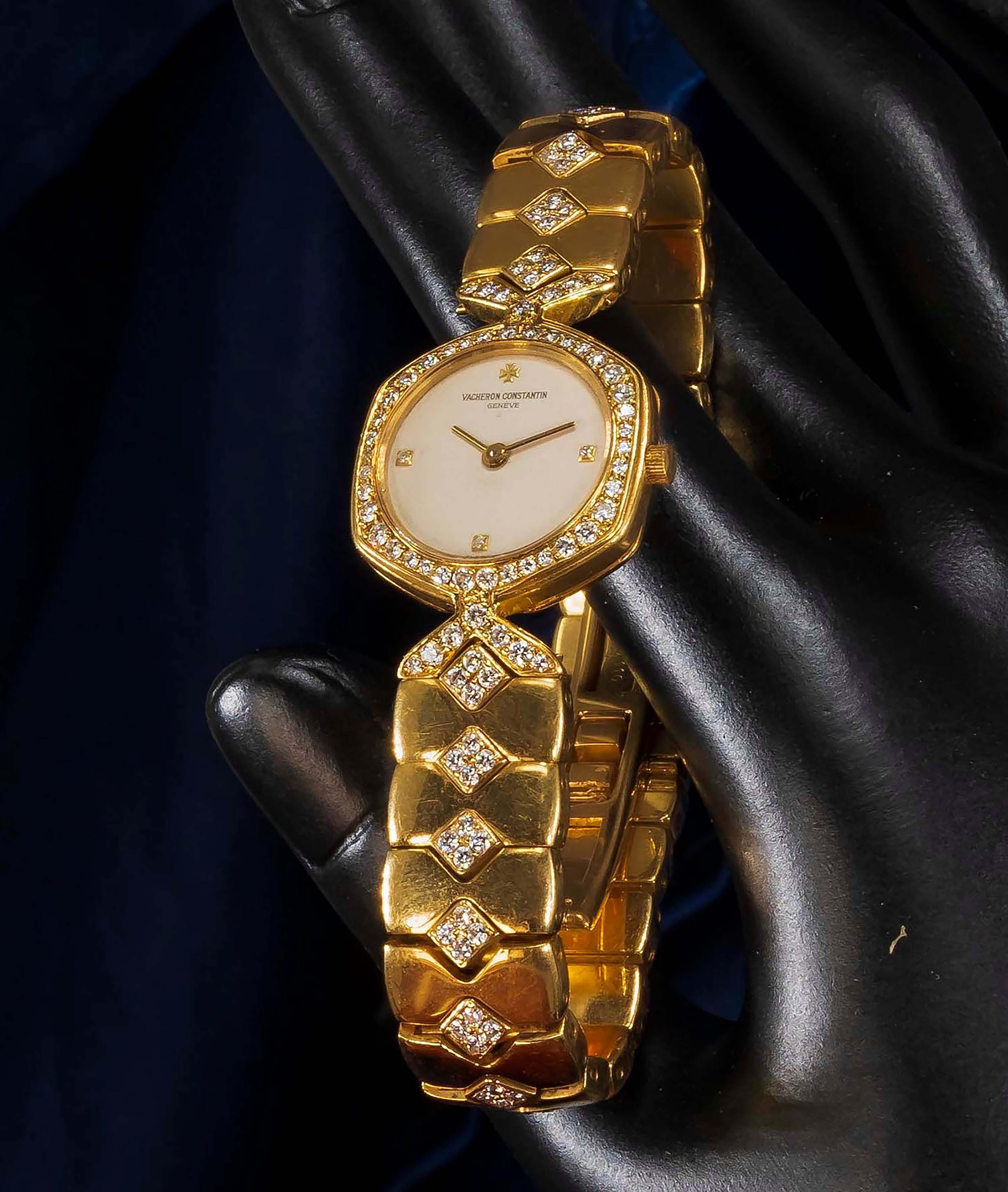 1980s Vacheron Constantin Diamond Hexagon Honey Comb Yellow Gold Bracelet Watch In Excellent Condition In New york, NY