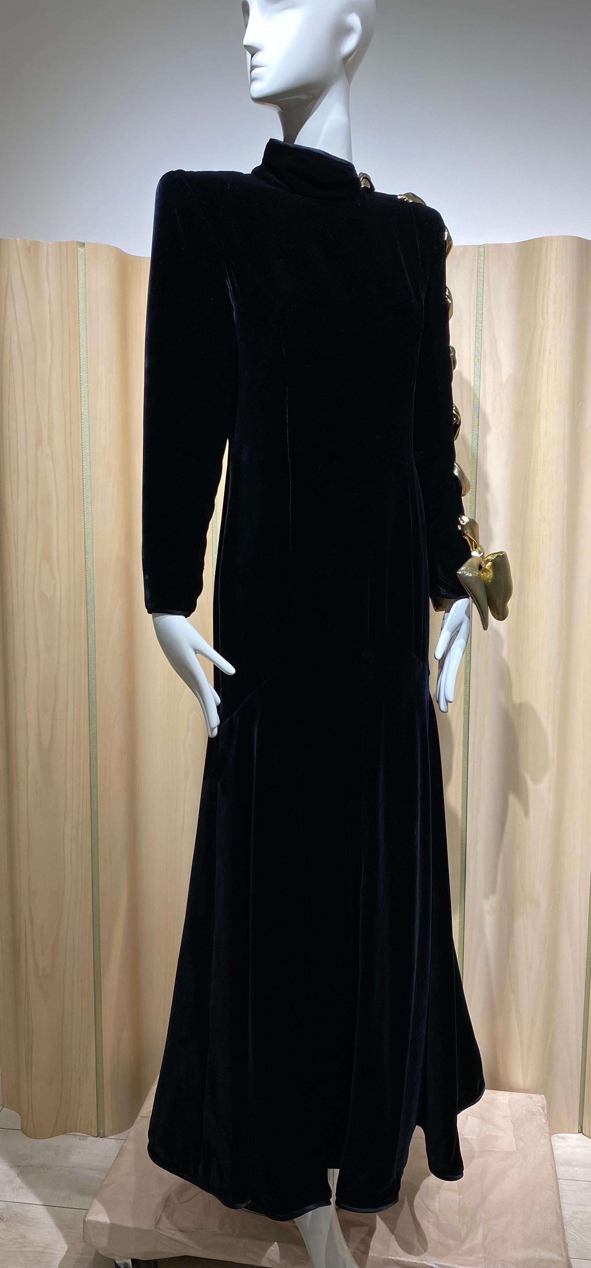1980s VALENTINO Black Velvet Long sleeve Gown with Gold Bow 3