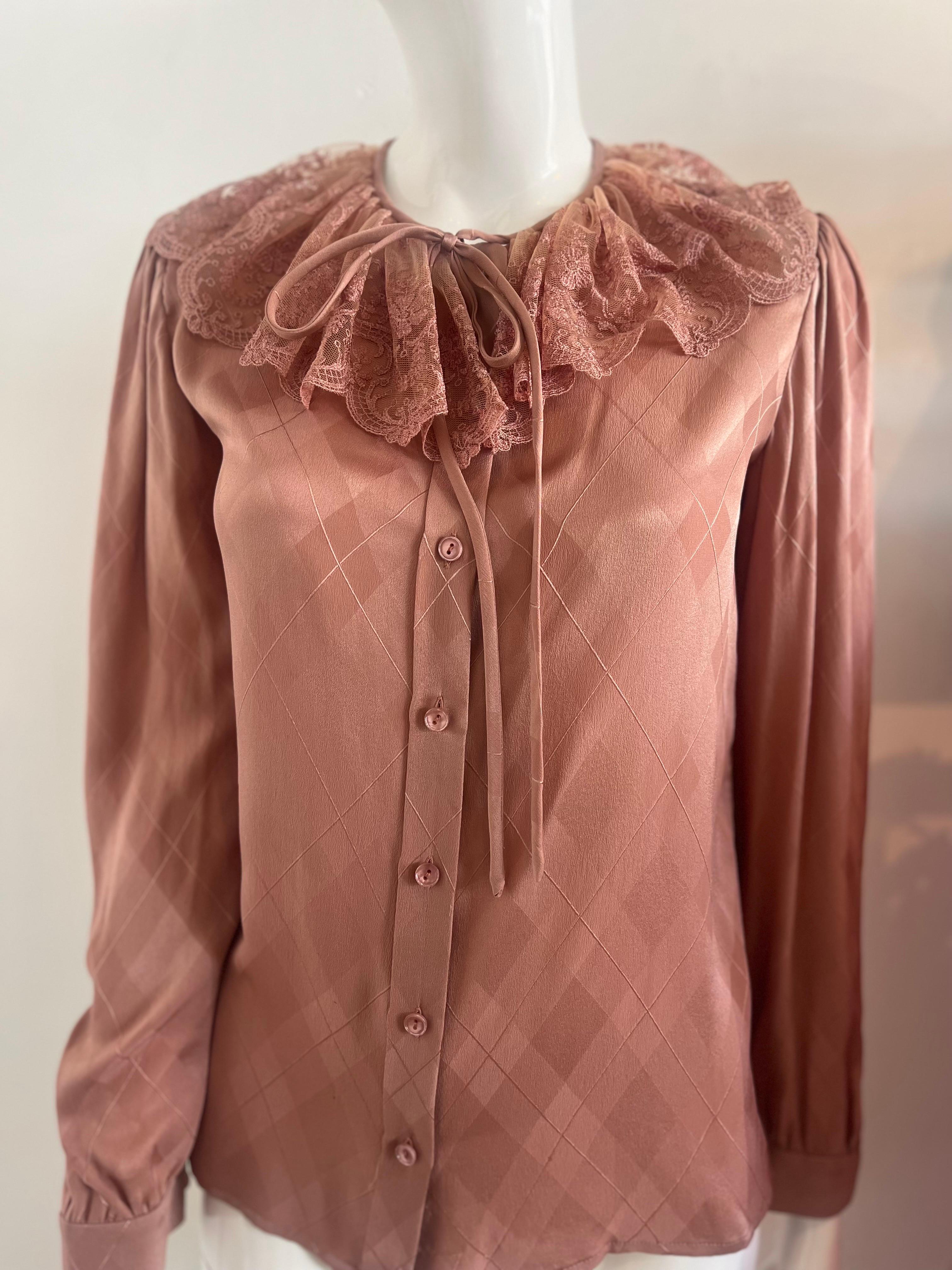 1980s Valentino Blush Rose Silk Lace Blouse  In Good Condition For Sale In Miami, FL