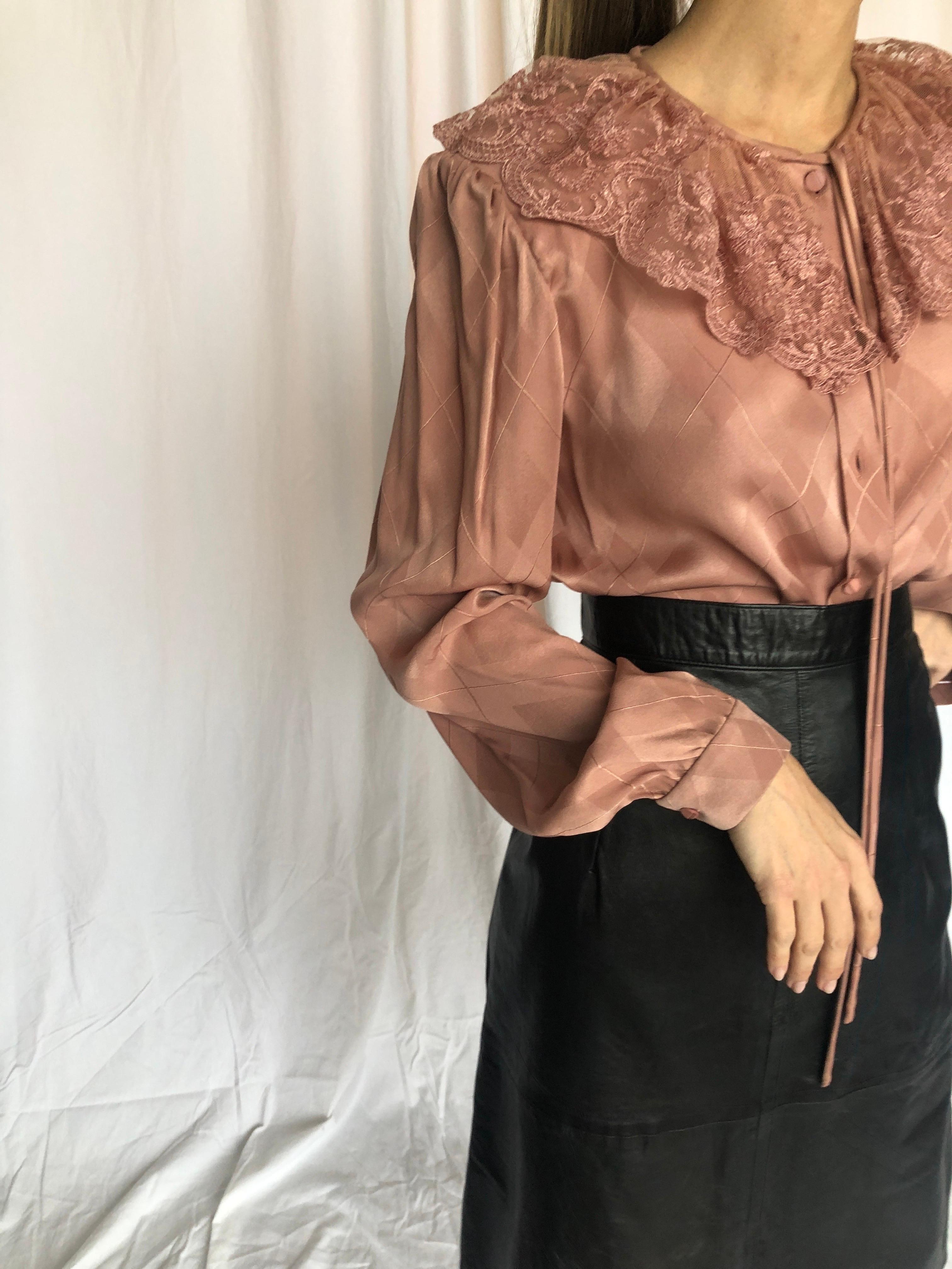 1980s Valentino Blush Rose Silk Lace Blouse  For Sale 2