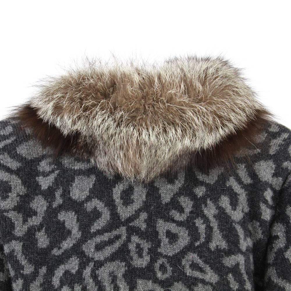 1980s Valentino Cashmere Jacket Hemmed with Fox Fur In Good Condition For Sale In Lugo (RA), IT
