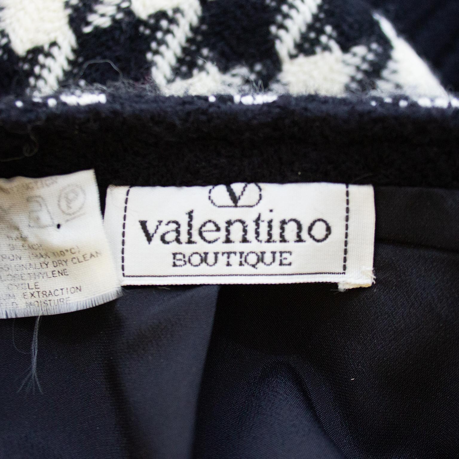 1980s Valentino Houndstooth Skirt Suit In Good Condition In Toronto, Ontario