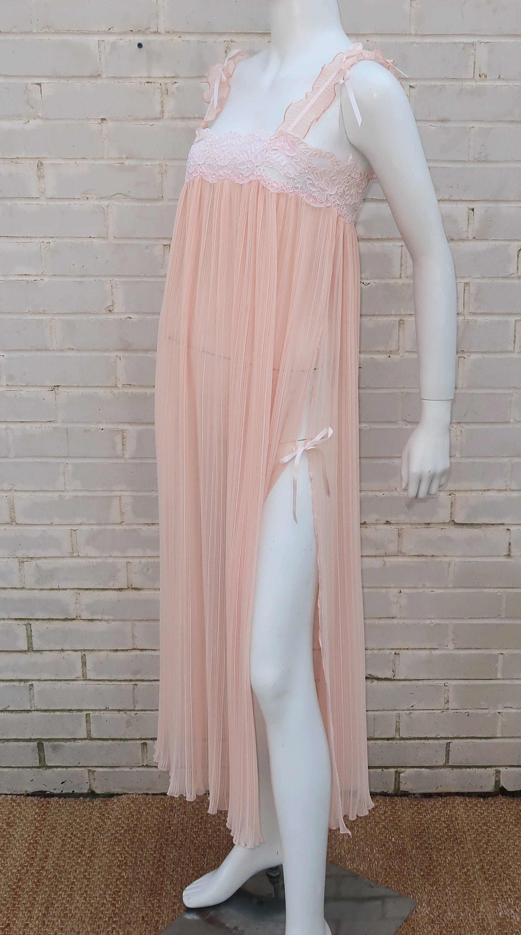 Valentino Peach Micro Pleat Silk Negligee Gown, 1980s  In Excellent Condition In Atlanta, GA