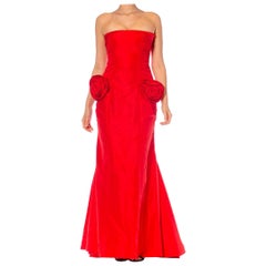 1980er VALENTINO Rotes trägerloses Seidentaft-Kleid mit Fischschwanz- Schleppe und Rosette P