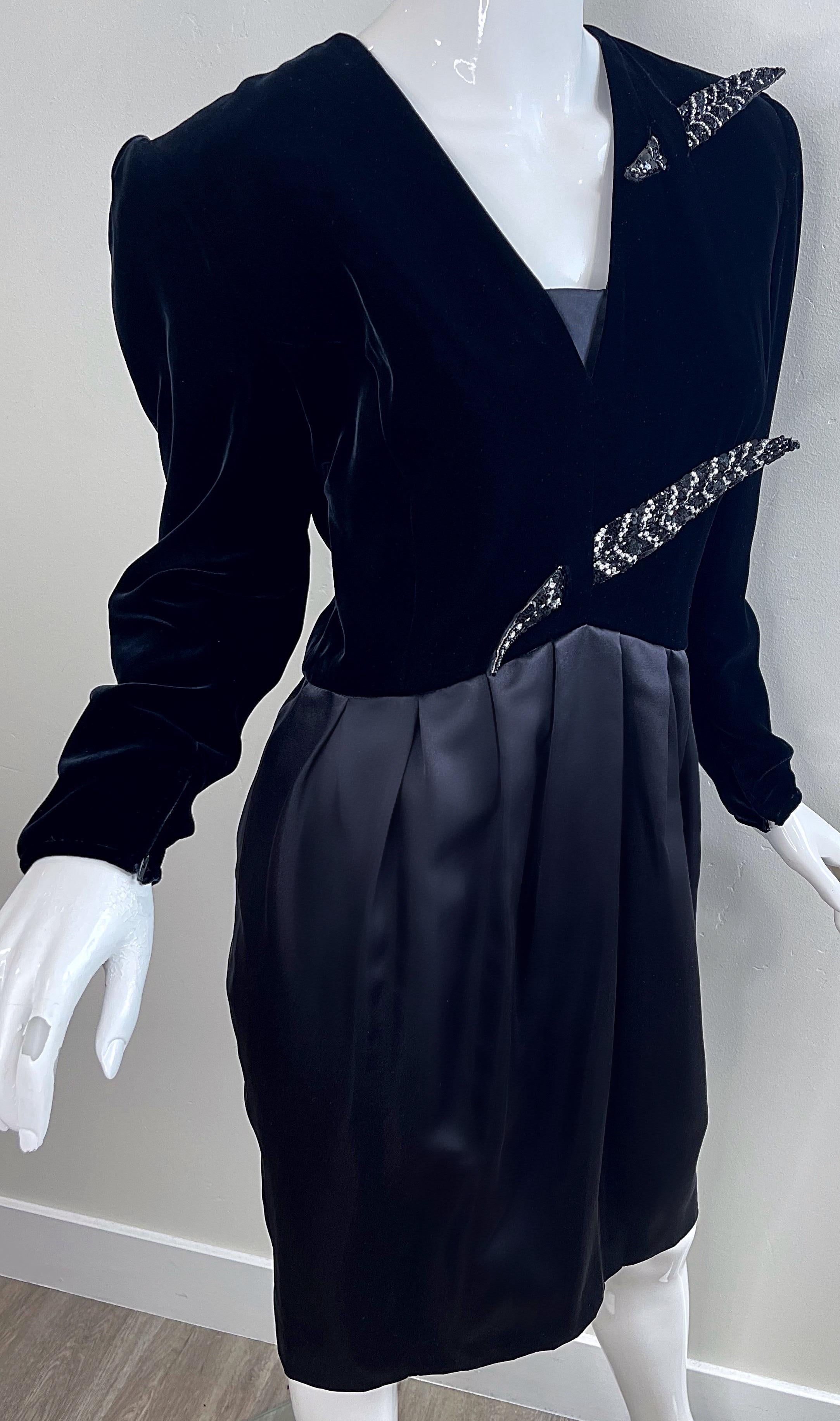 1980s Valentino Size 10 Black Beaded Feather Velvet + Silk Vintage 80s Dress For Sale 7