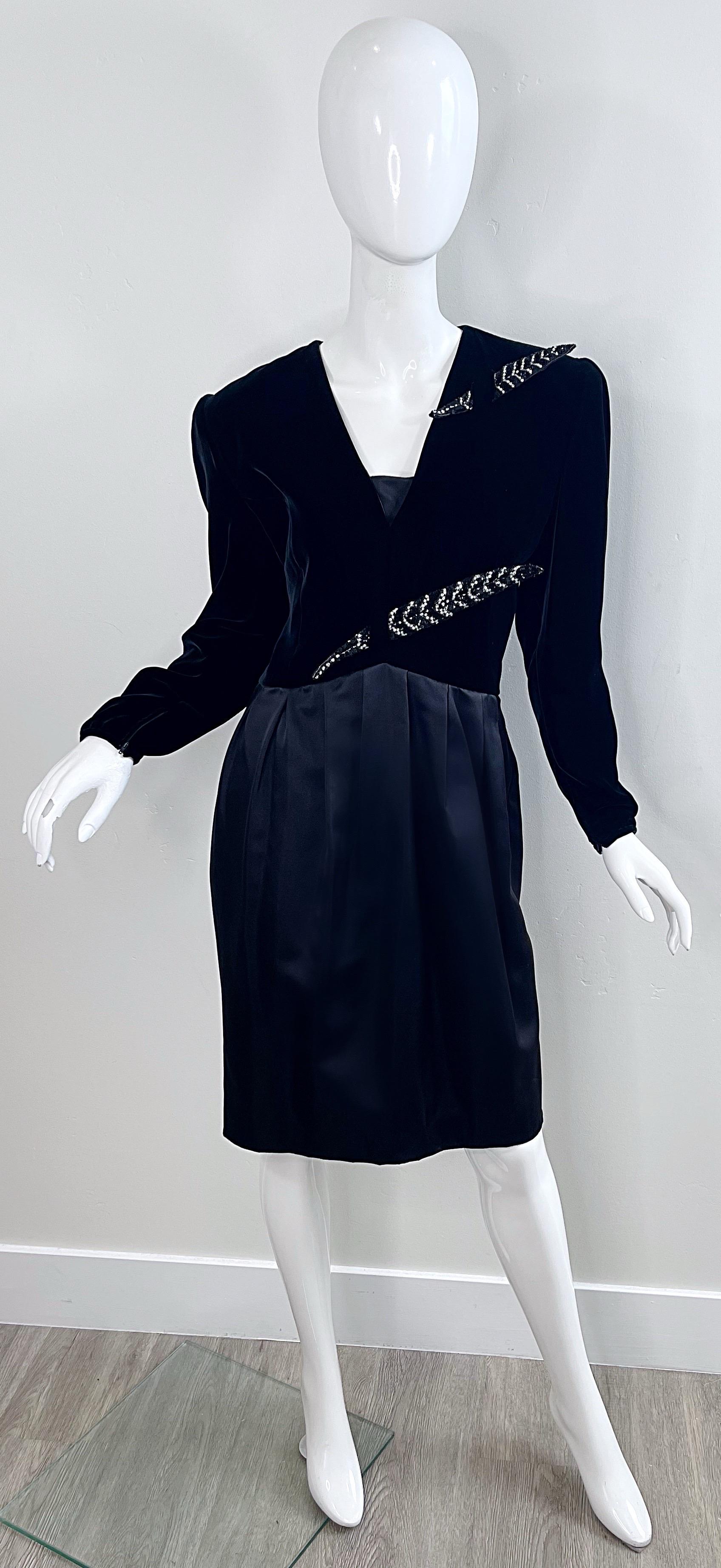 1980s Valentino Size 10 Black Beaded Feather Velvet + Silk Vintage 80s Dress For Sale 8