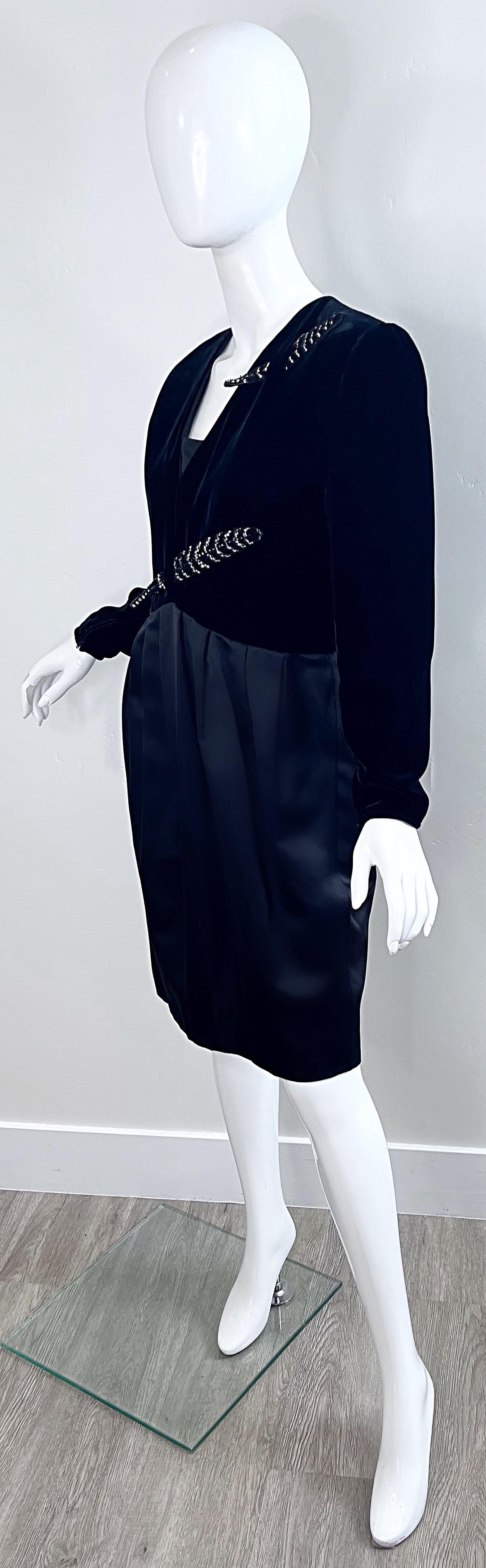 1980s Valentino Size 10 Black Beaded Feather Velvet + Silk Vintage 80s Dress For Sale 10