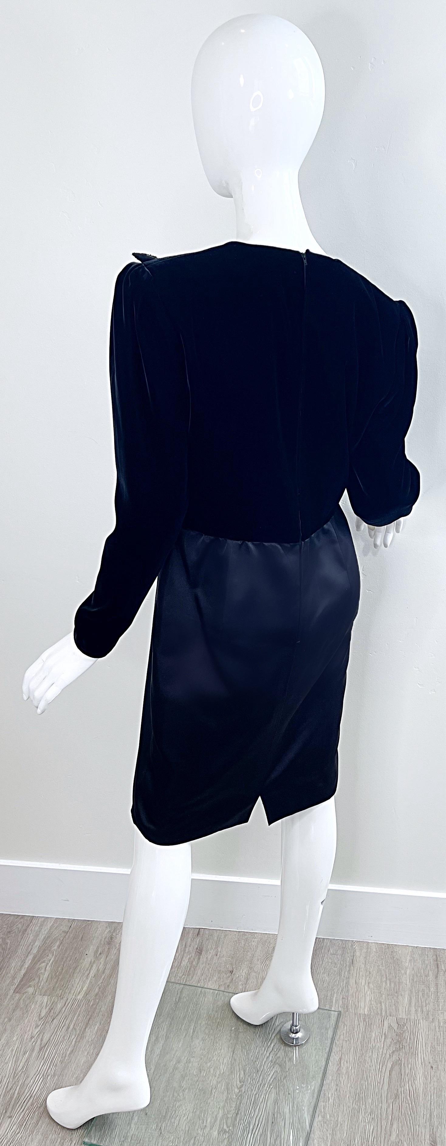 1980s Valentino Size 10 Black Beaded Feather Velvet + Silk Vintage 80s Dress For Sale 11