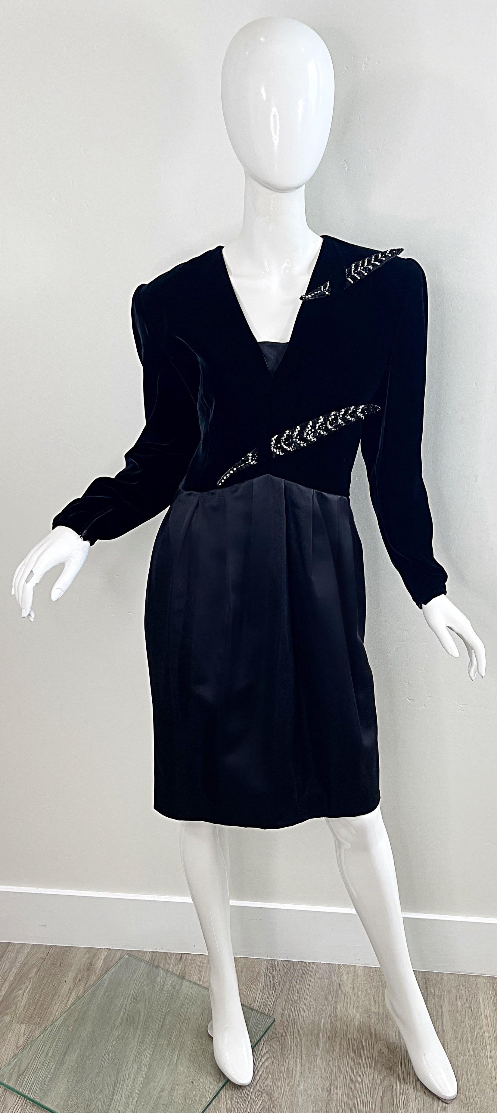 1980s Valentino Size 10 Black Beaded Feather Velvet + Silk Vintage 80s Dress For Sale 12