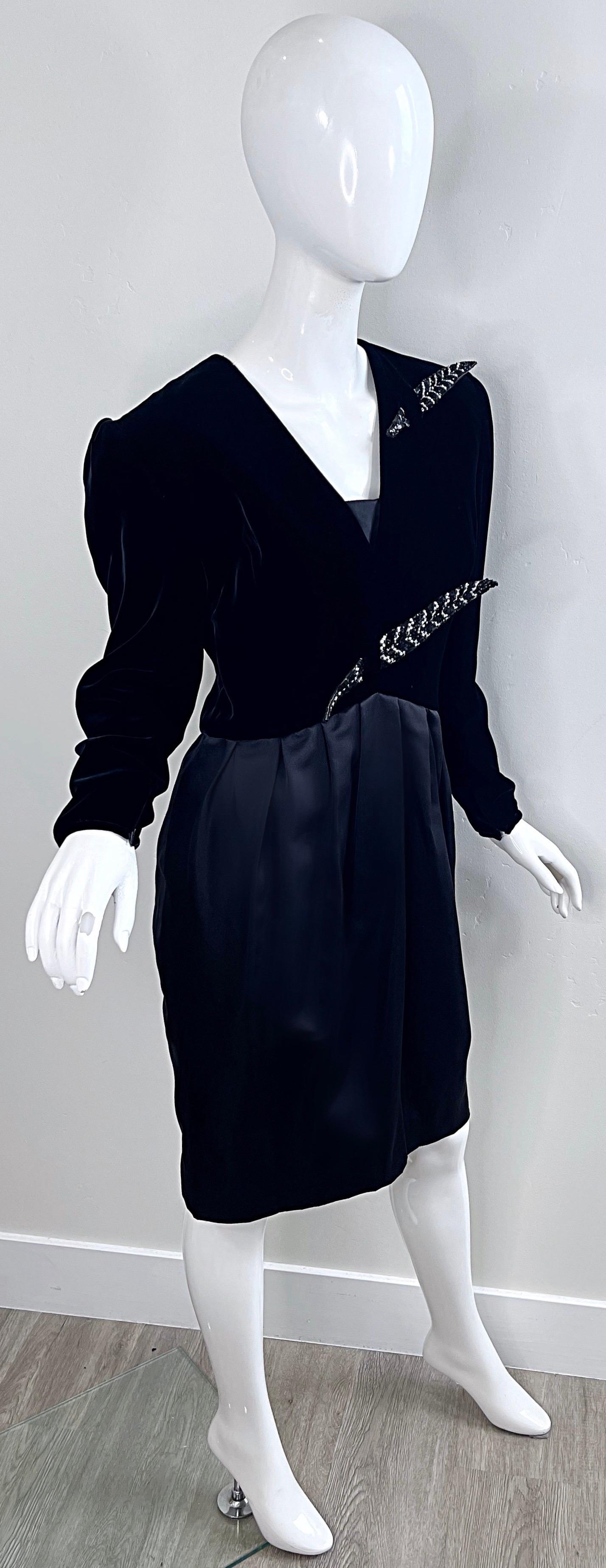 1980s Valentino Size 10 Black Beaded Feather Velvet + Silk Vintage 80s Dress For Sale 3