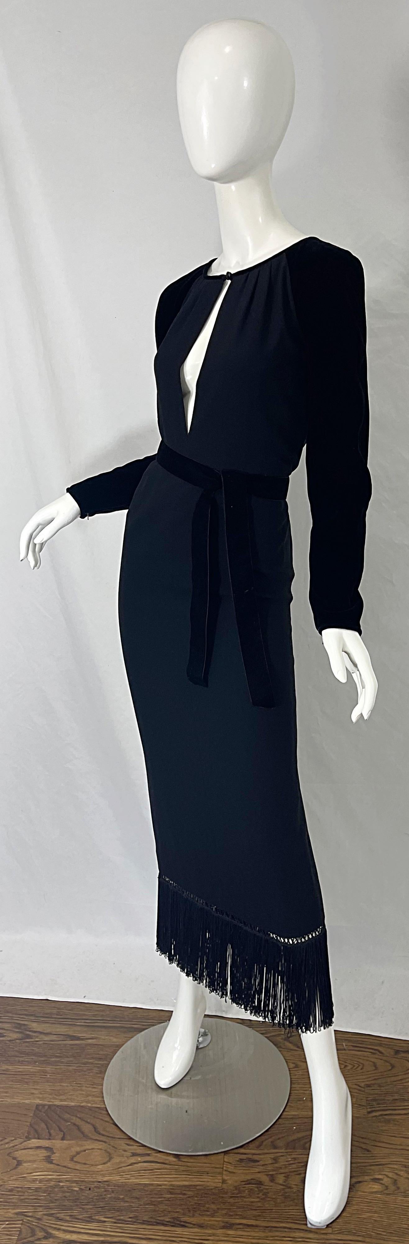 Valentino - Robe noire à manches longues et ouverte sur le devant, vintage, années 1980, taille 8 Pour femmes en vente