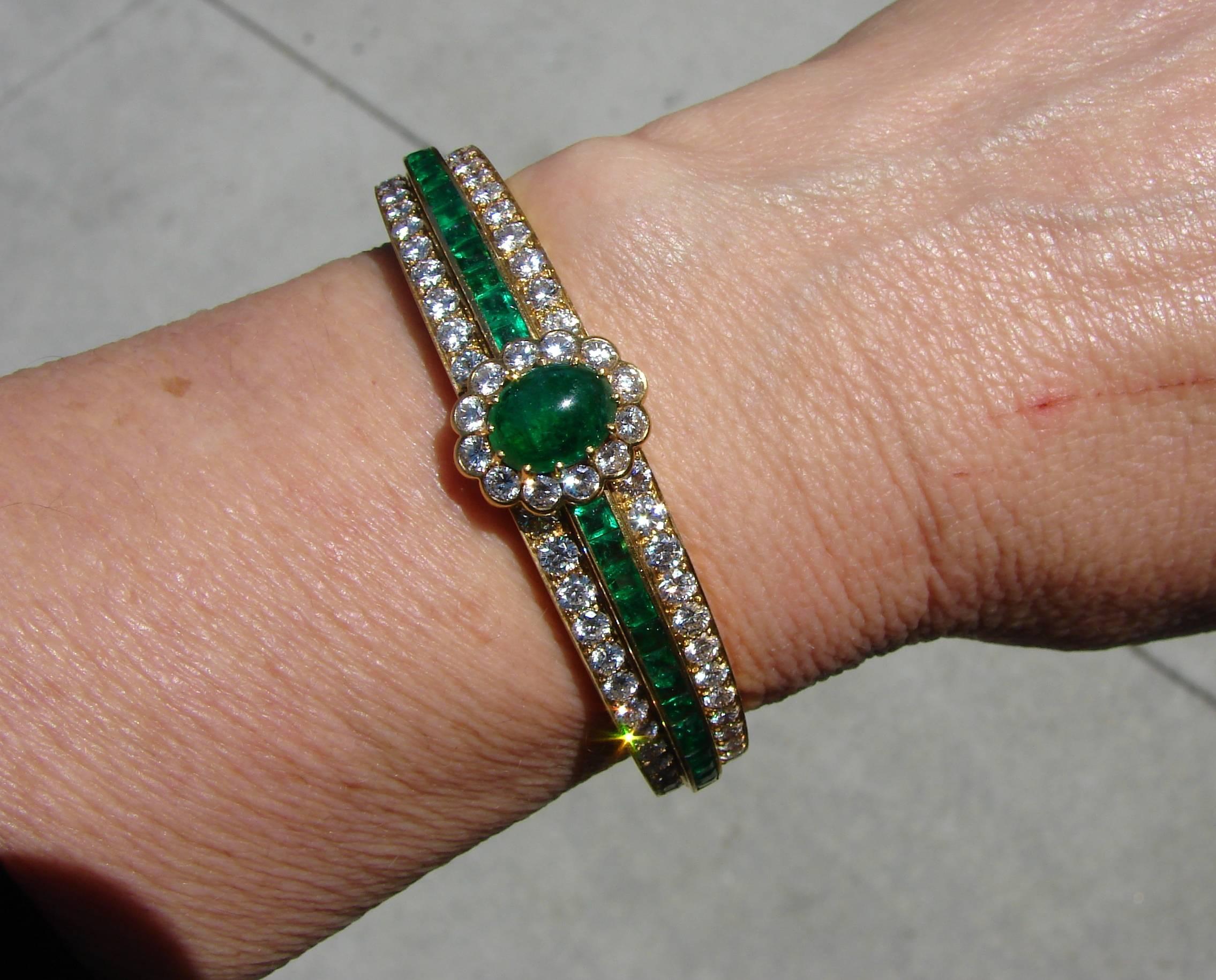 Van Cleef & Arpels Emerald Diamond Yellow Gold Bangle Bracelet VCA 1980s 6