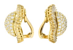1980's Van Cleef & Arpels 11.64 Carats Diamond 18 Karat Yellow Gold Earrings