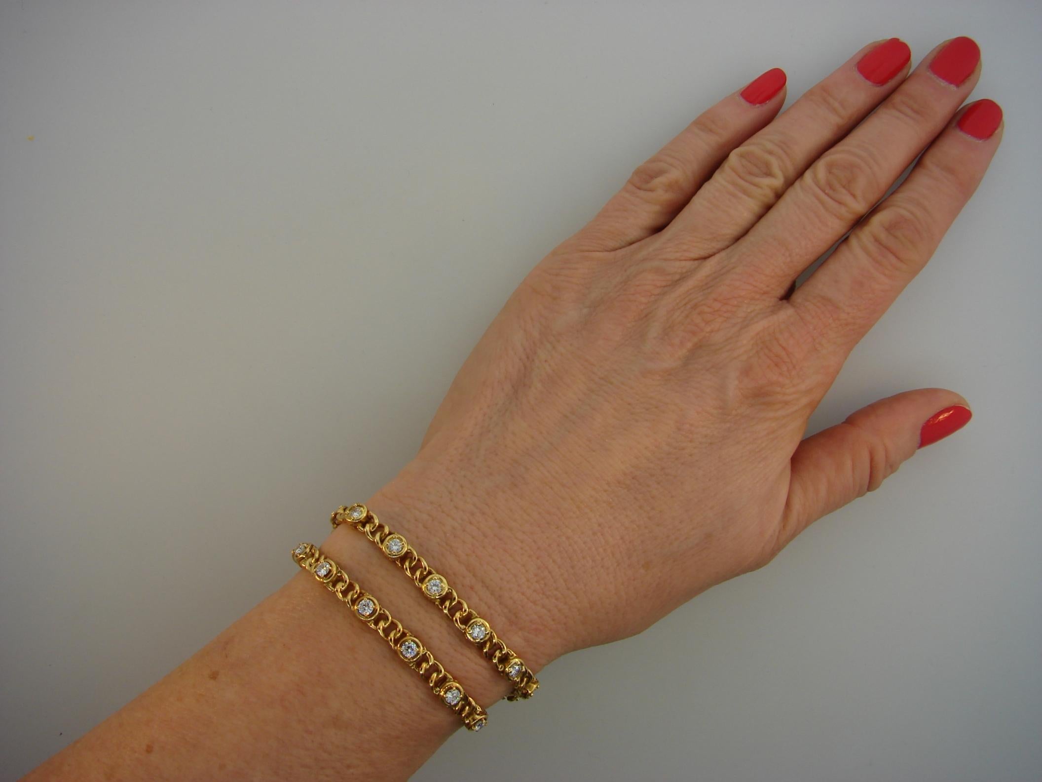 1980s Van Cleef & Arpels Pair of Diamond Gold Bracelets Necklace 5