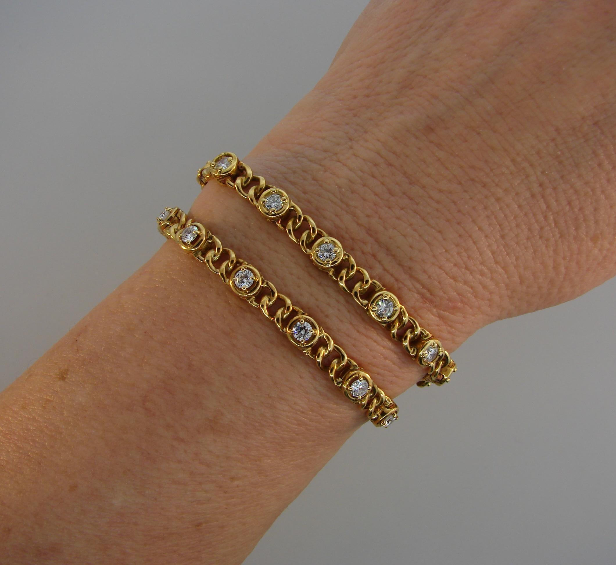 1980s Van Cleef & Arpels Pair of Diamond Gold Bracelets Necklace 4