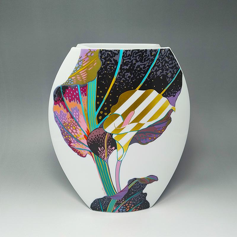 1980s Vase by Brigitte Doege and Jan Van Der Vaart for Rosenthal Studio Line in porcelain.  It's signed at the bottom and in excellent condition. Made in Germany.
Dimension:
7,87 x 3,93 x 11,02 H inches
cm 20 x cm 10 x cm 28 H