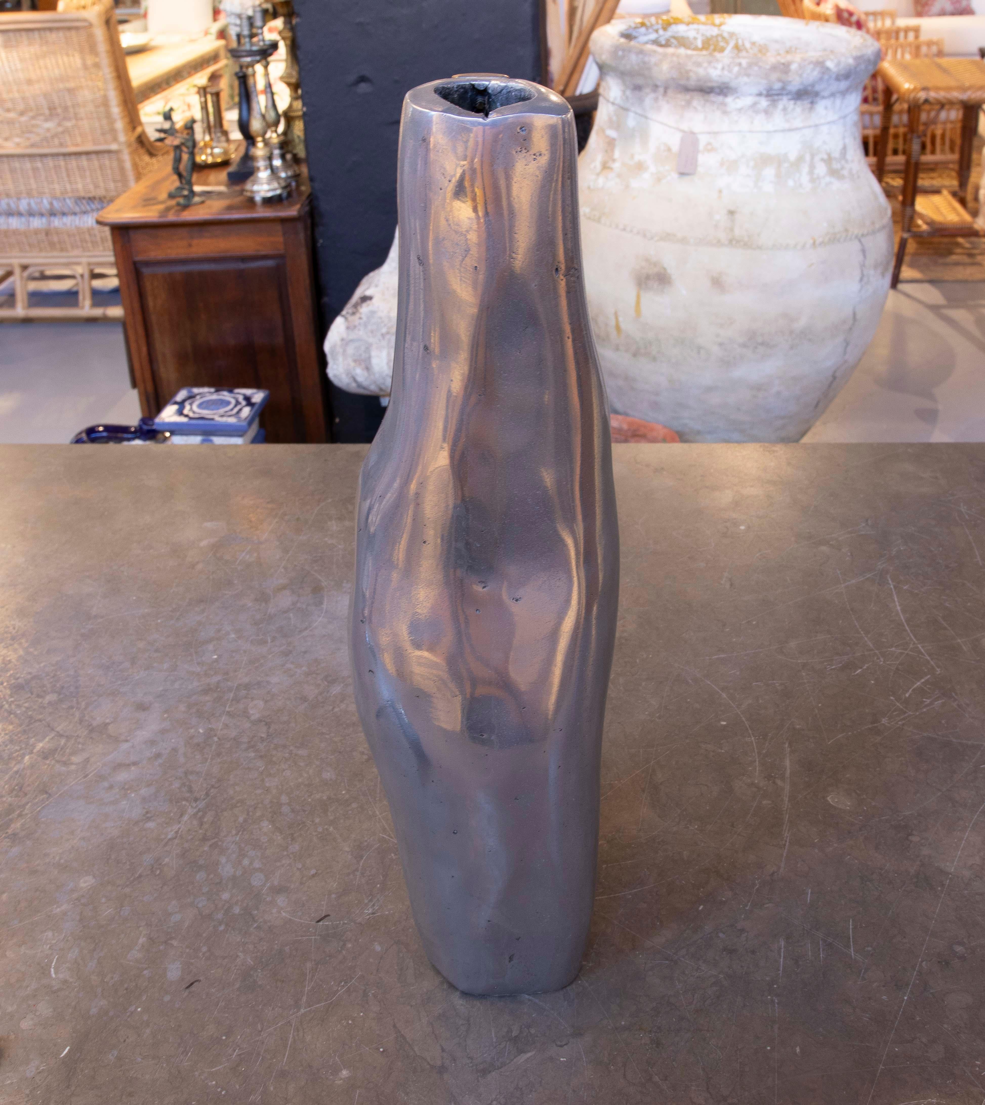 Vaso anni '80 in bronzo dorato e argentato dell'artista David Marshall In condizioni buone in vendita a Marbella, ES