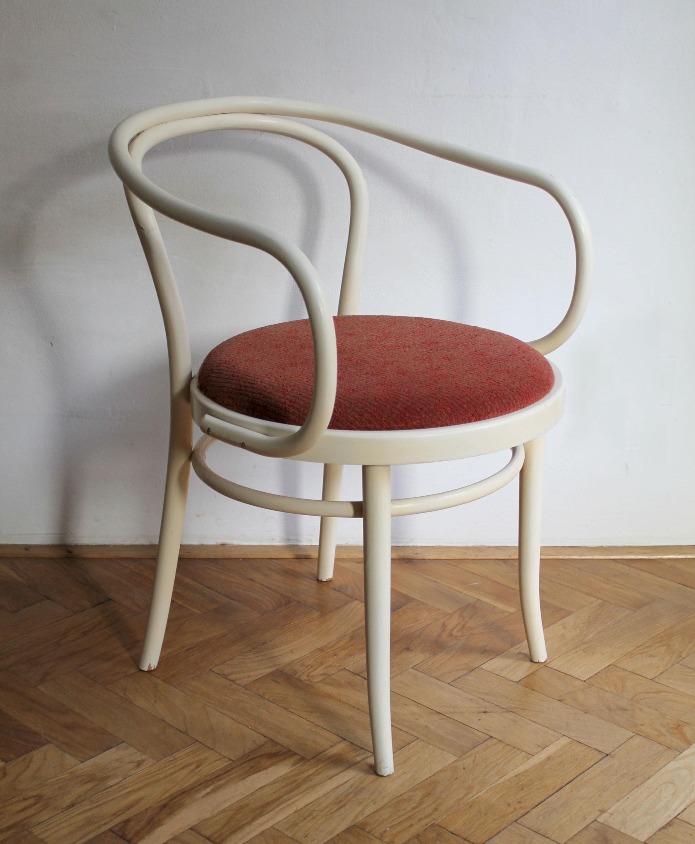 Belle Époque 1980's version of B9 chair by TON For Sale