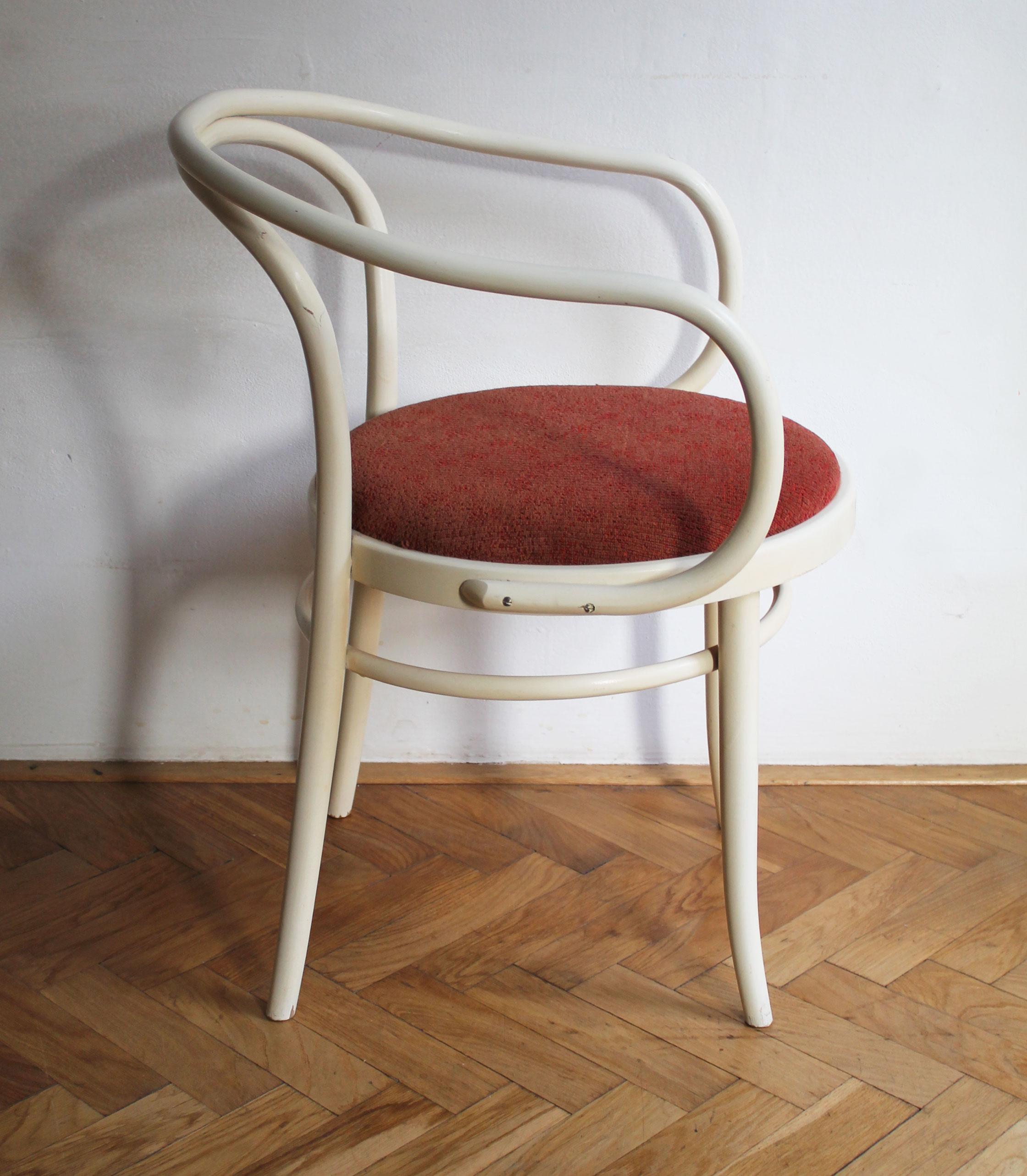 Czech 1980's version of B9 chair by TON For Sale