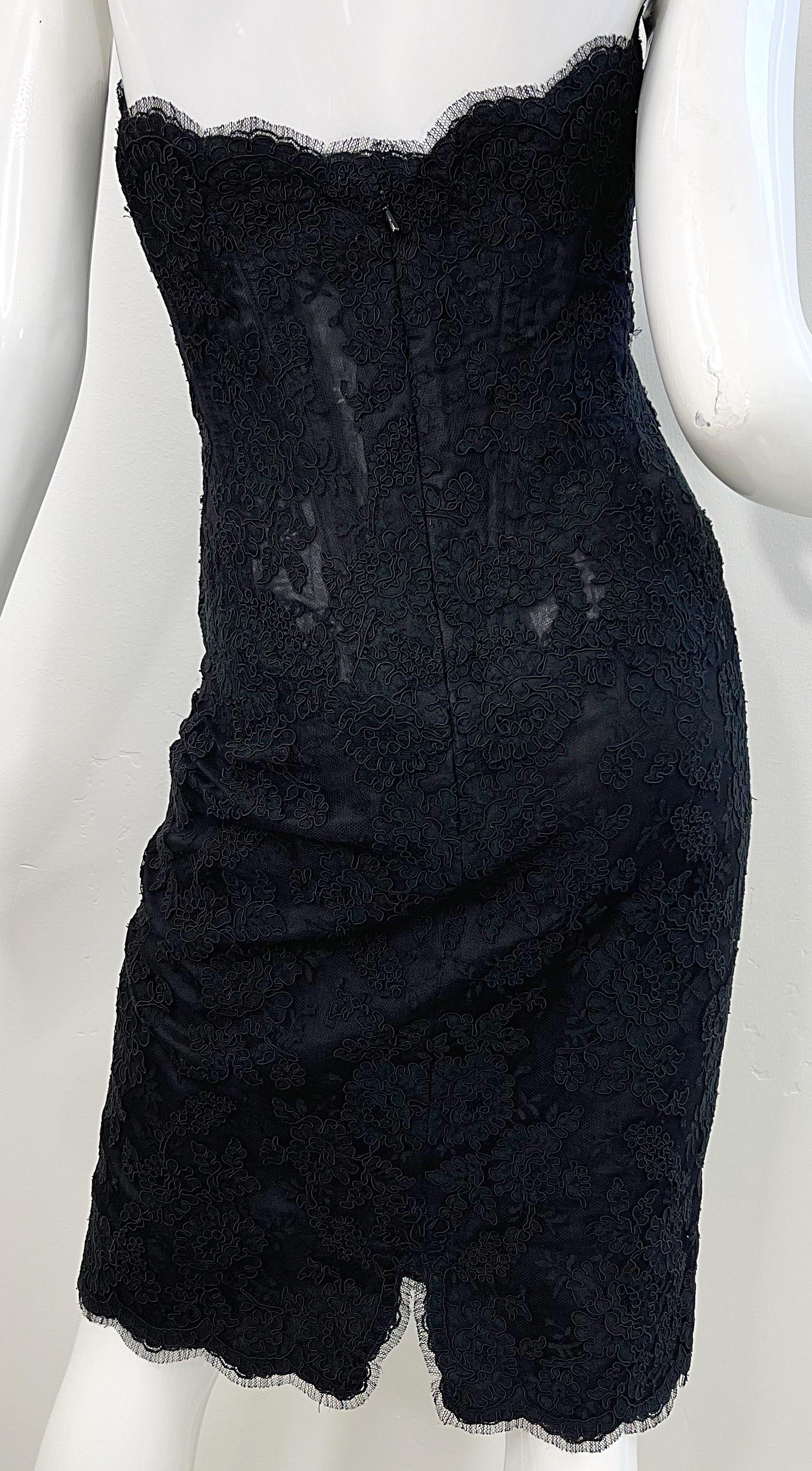 1980s Vicky Tiel Couture Size 46 / US 12 Black Lace Strapless Vintage Dress For Sale 4