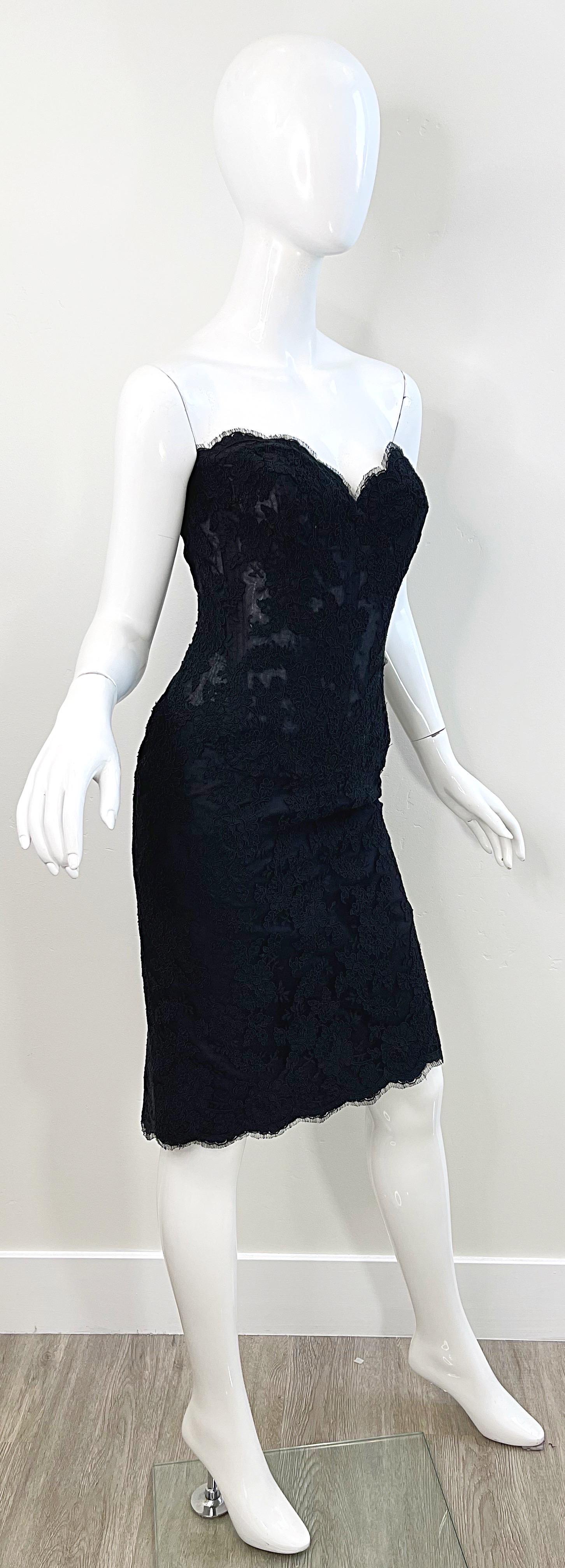 1980s Vicky Tiel Couture Size 46 / US 12 Black Lace Strapless Vintage Dress For Sale 1