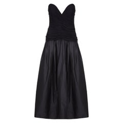 Robe sans bretelles en soie noire Vicky Tiel Couture des années 1980
