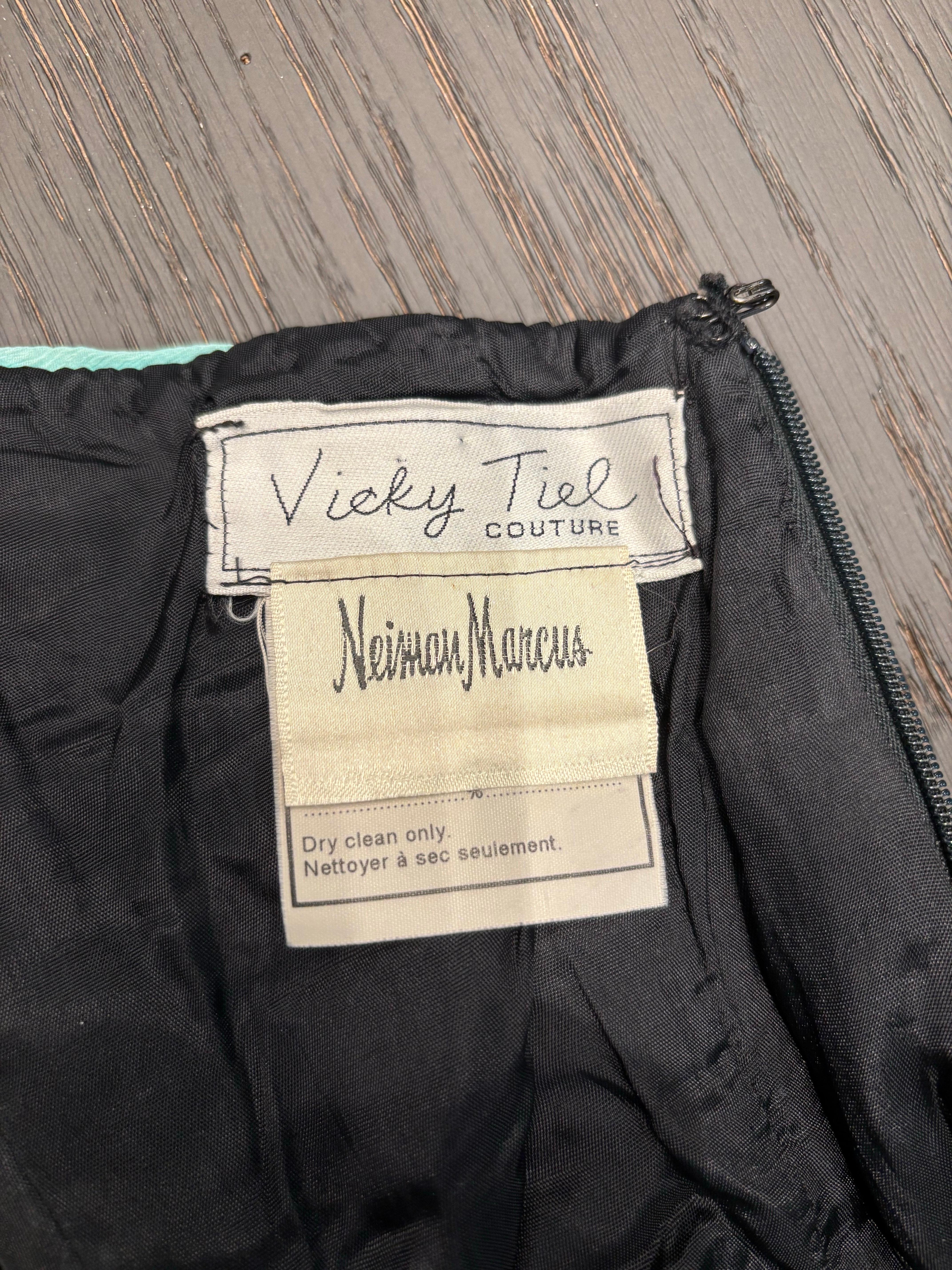 Noir 1980 Vicky Tiel Couture Robe de soirée sans bretelles à corsage plissé en maille Sz 0 2 en vente