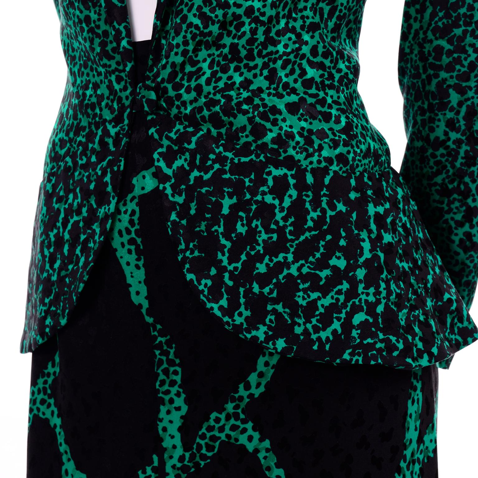 1980s Vicky Tiel Green & Black Abstract Animal Print Silk Skirt & Jacket Suit 4