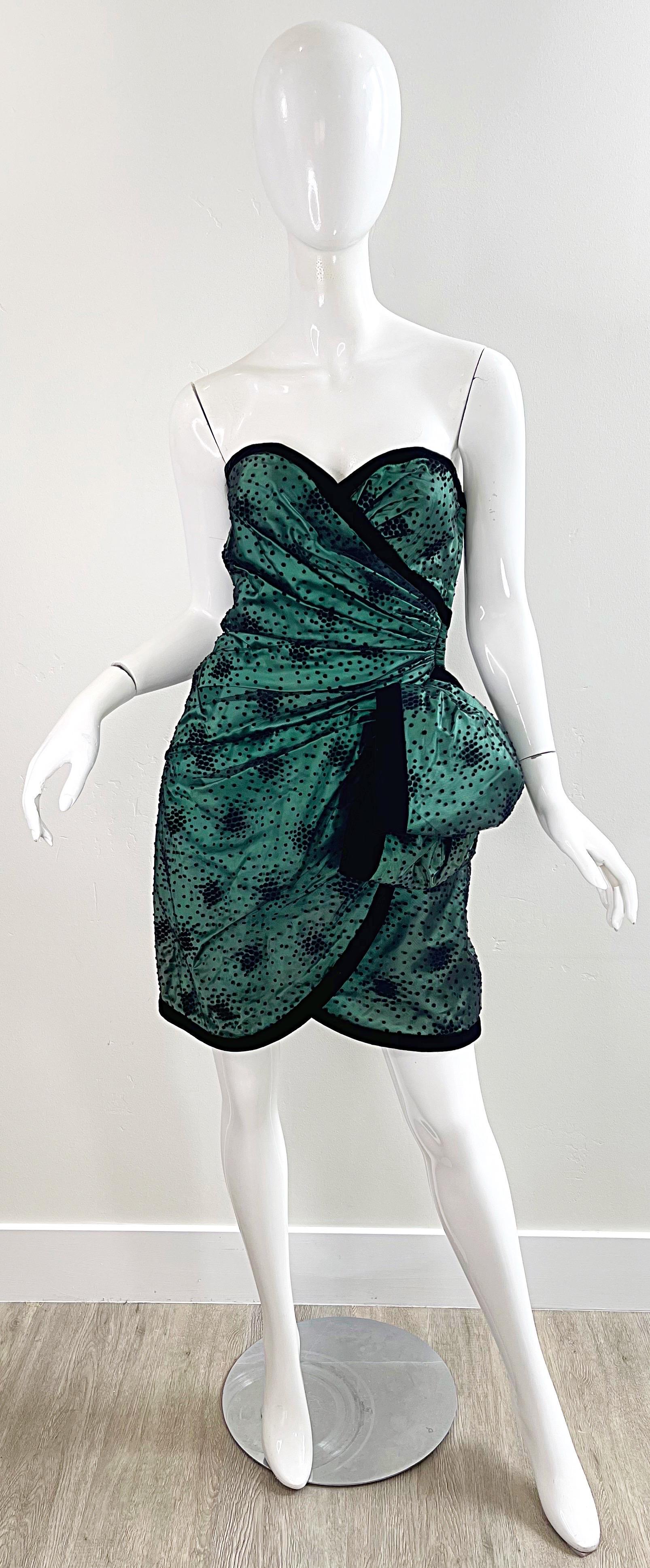 1980s Victor Costa for Bergdorf Goodman Hunter Green Black Strapless 80s Dress For Sale 11
