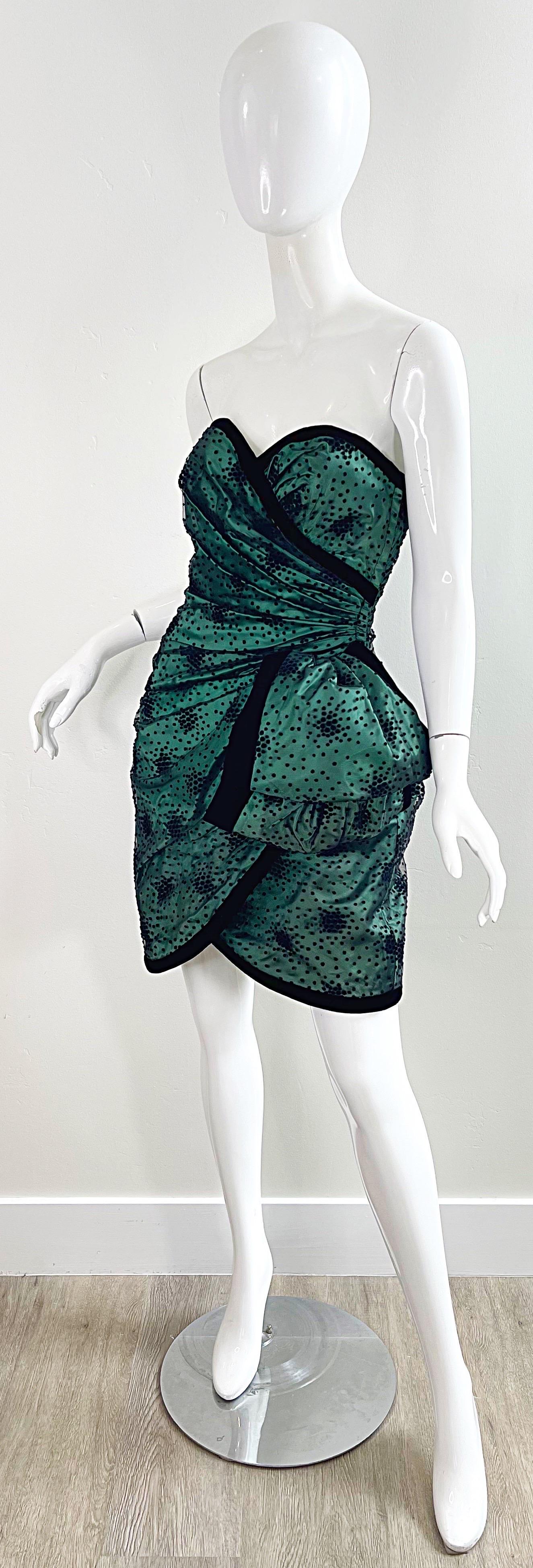 1980s Victor Costa for Bergdorf Goodman Hunter Green Black Strapless 80s Dress For Sale 2
