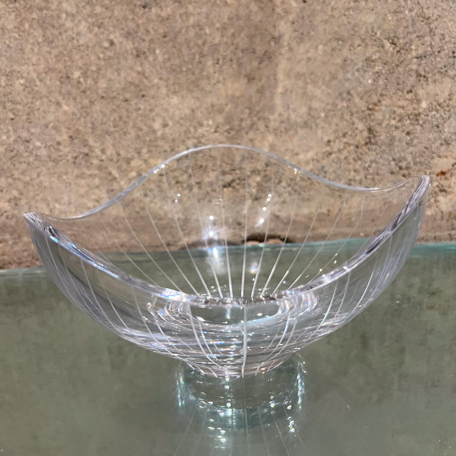 1980er Villeroy & Boch Deutschland Kunstglas-Skulptur-Schale aus geschliffenem Kristall (Glaskunst) im Angebot