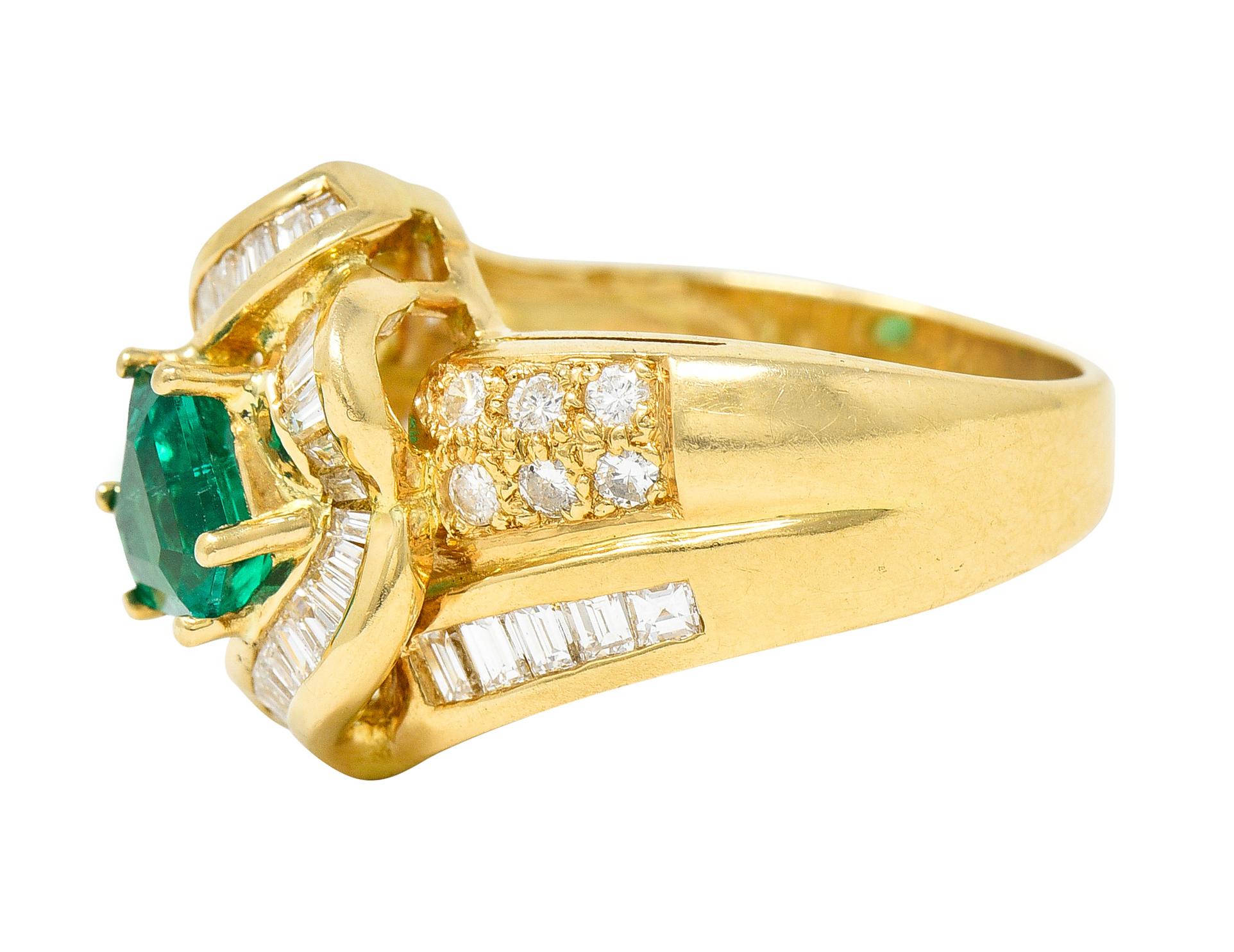 Women's or Men's 1980's Vintage 2.09 Carats Colombian Emerald Diamond 18 Karat Gold Ring