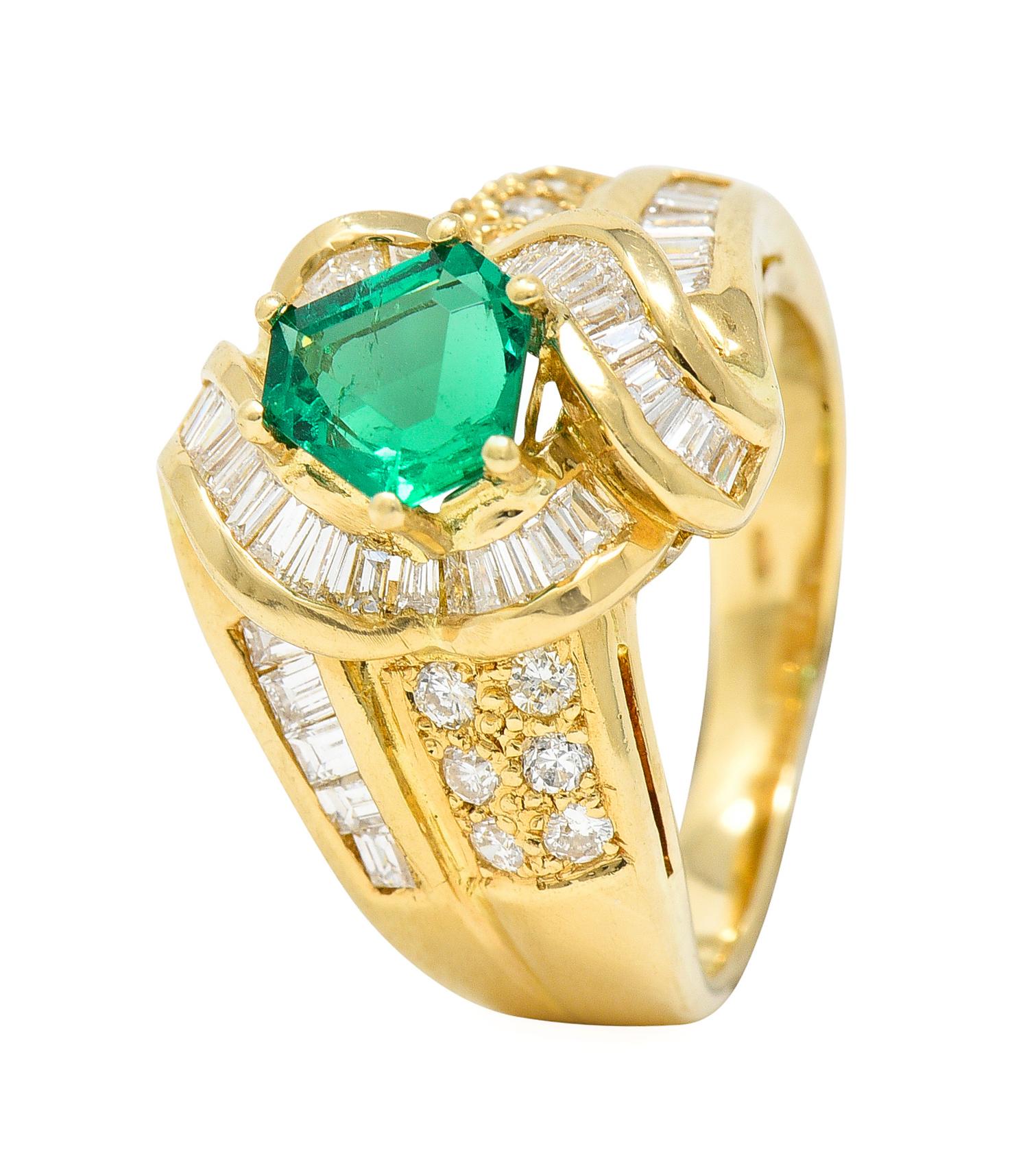 1980's Vintage 2.09 Carats Colombian Emerald Diamond 18 Karat Gold Ring 3