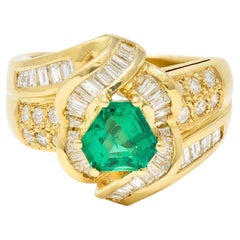 1980's Vintage 2.09 Carats Colombian Emerald Diamond 18 Karat Gold Ring