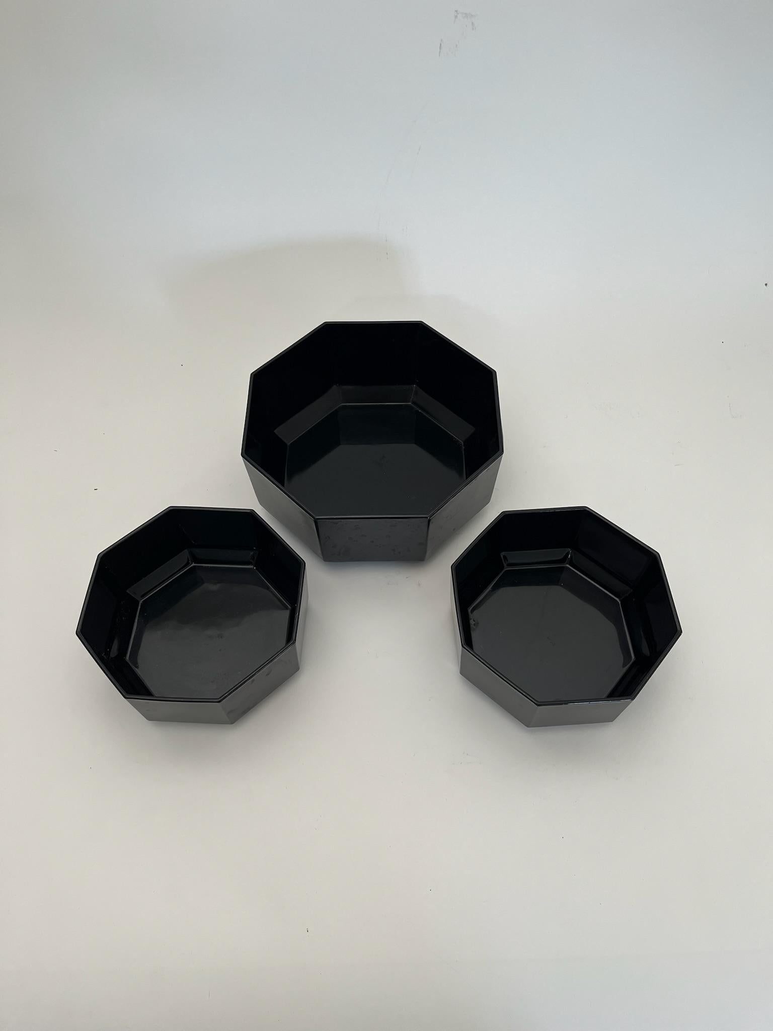 Set di tre ciotole da portata in vetro nero Arcoroc del 1980 in vendita 3