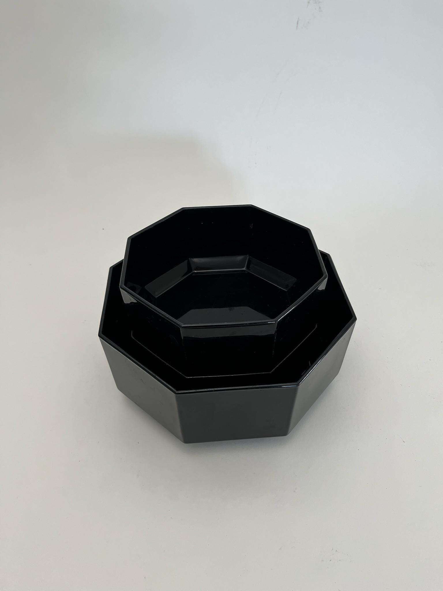 Set di tre ciotole da portata in vetro nero Arcoroc del 1980 in vendita 12