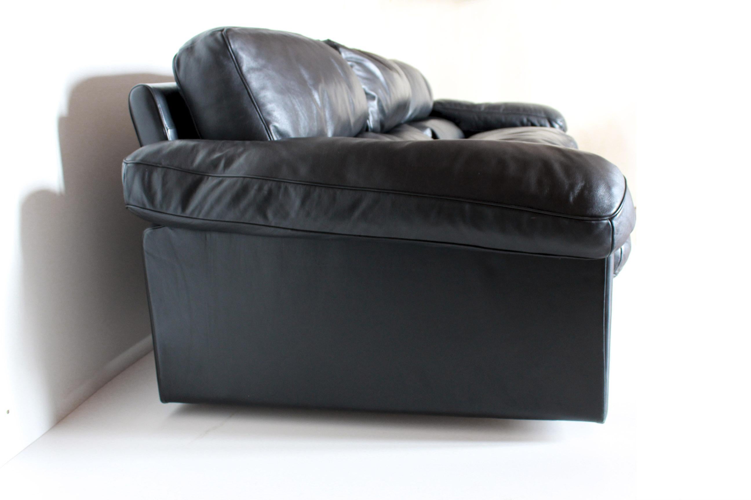 1980s Vintage black leather Sofa Tito Agnoli Designer for Poltrona Frau In Good Condition In Ceglie Messapica, IT